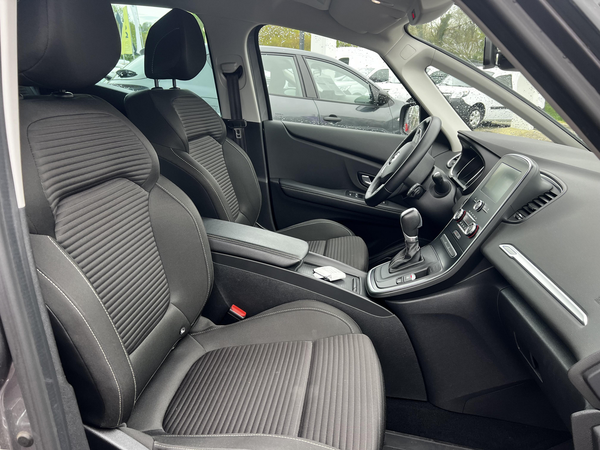 Vente en ligne Renault Scenic 4 Scenic TCe 140 FAP EDC - 21 au prix de 19 990 €