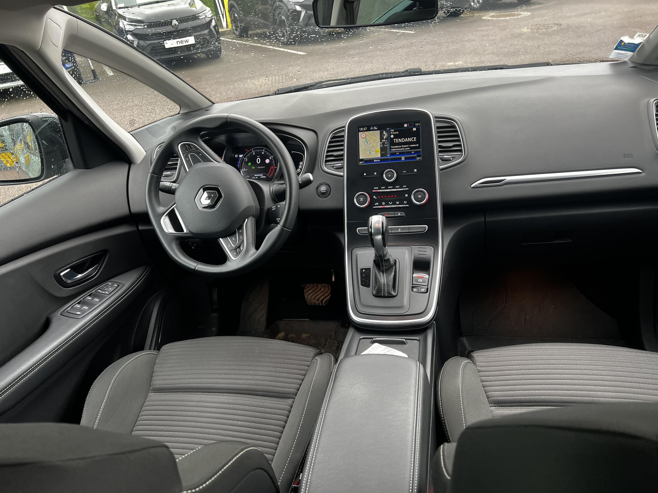 Vente en ligne Renault Scenic 4 Scenic TCe 140 FAP EDC - 21 au prix de 19 990 €