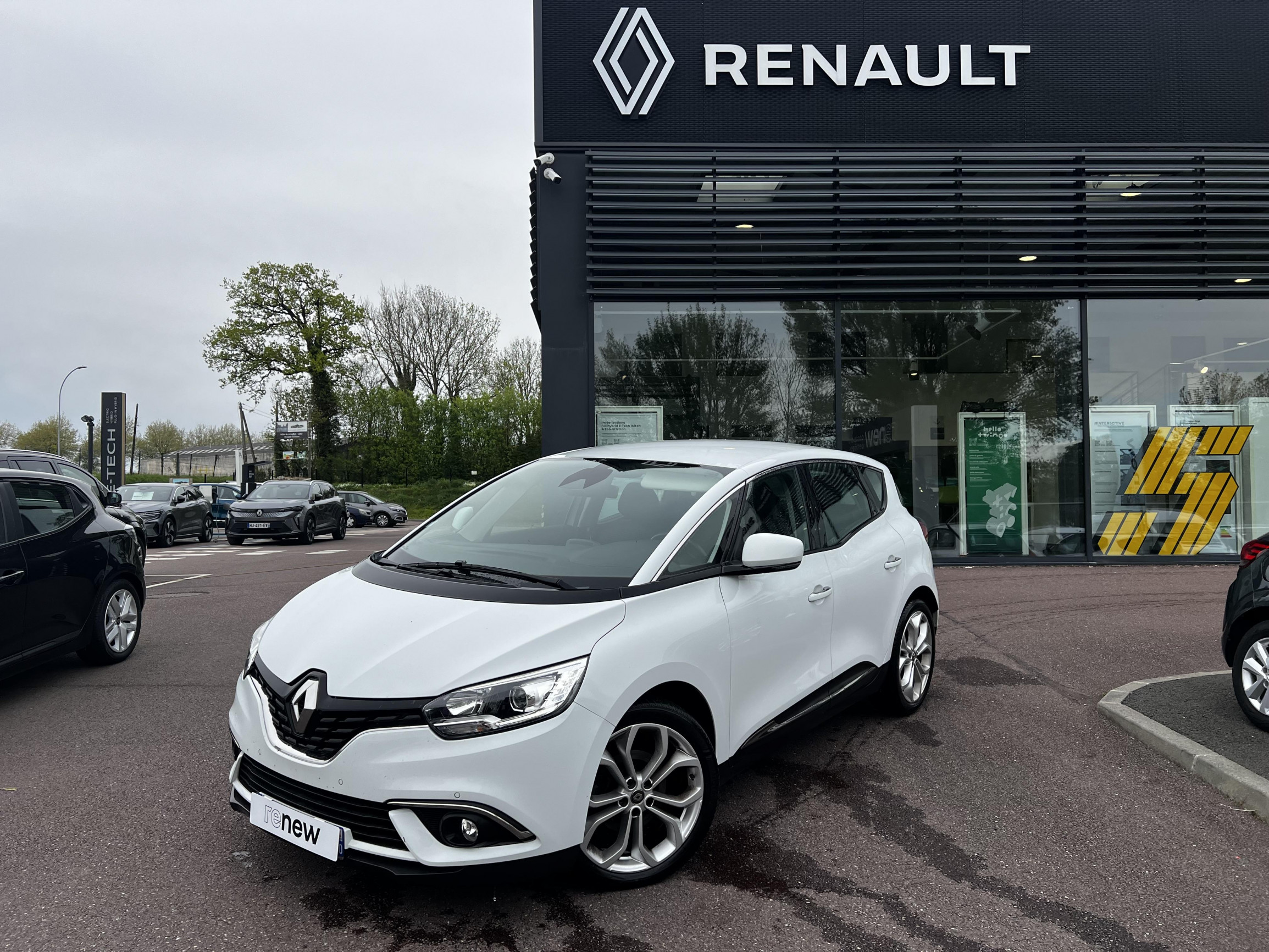 Vente en ligne Renault Scenic 4 Scenic dCi 110 Energy au prix de 15 990 €