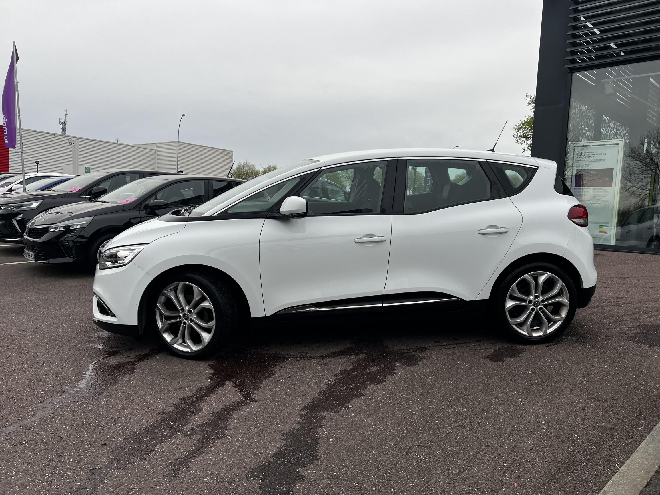 Vente en ligne Renault Scenic 4 Scenic dCi 110 Energy au prix de 15 990 €