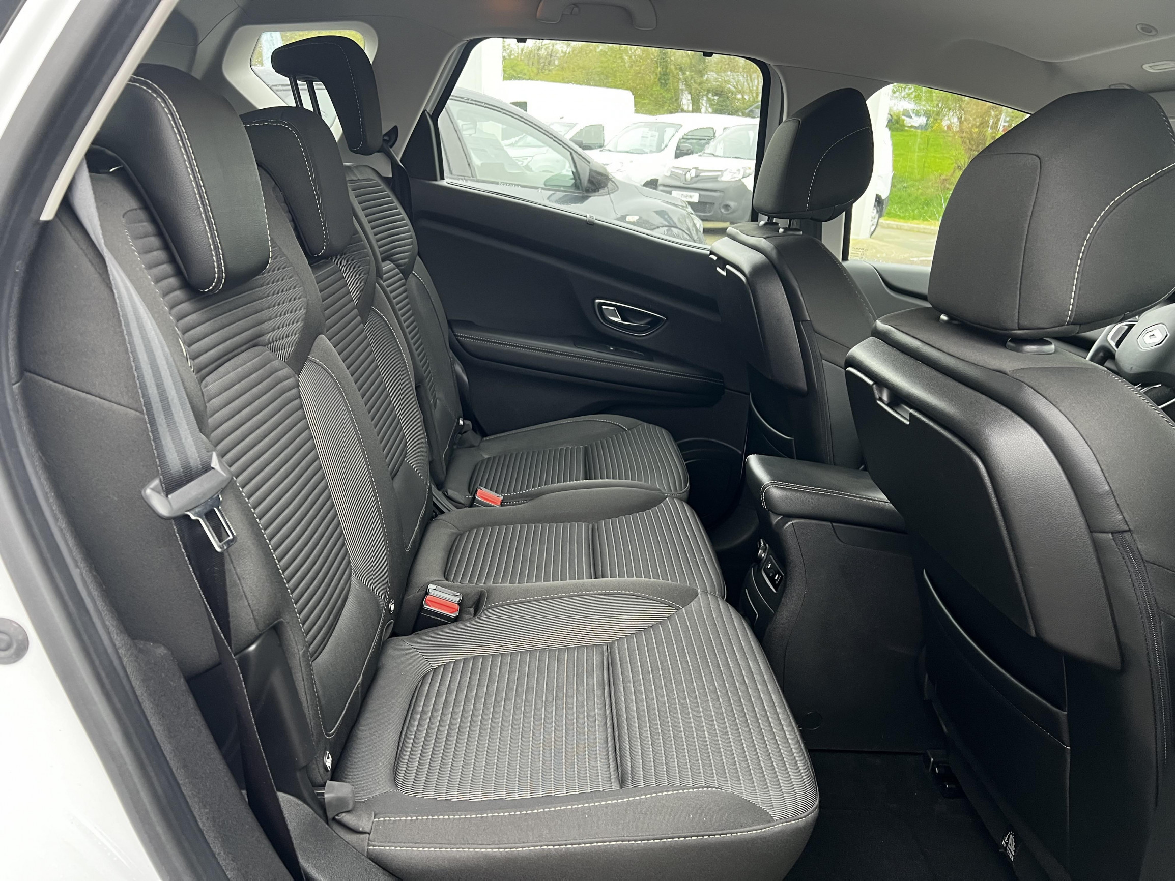 Vente en ligne Renault Scenic 4 Scenic dCi 110 Energy au prix de 15 990 €