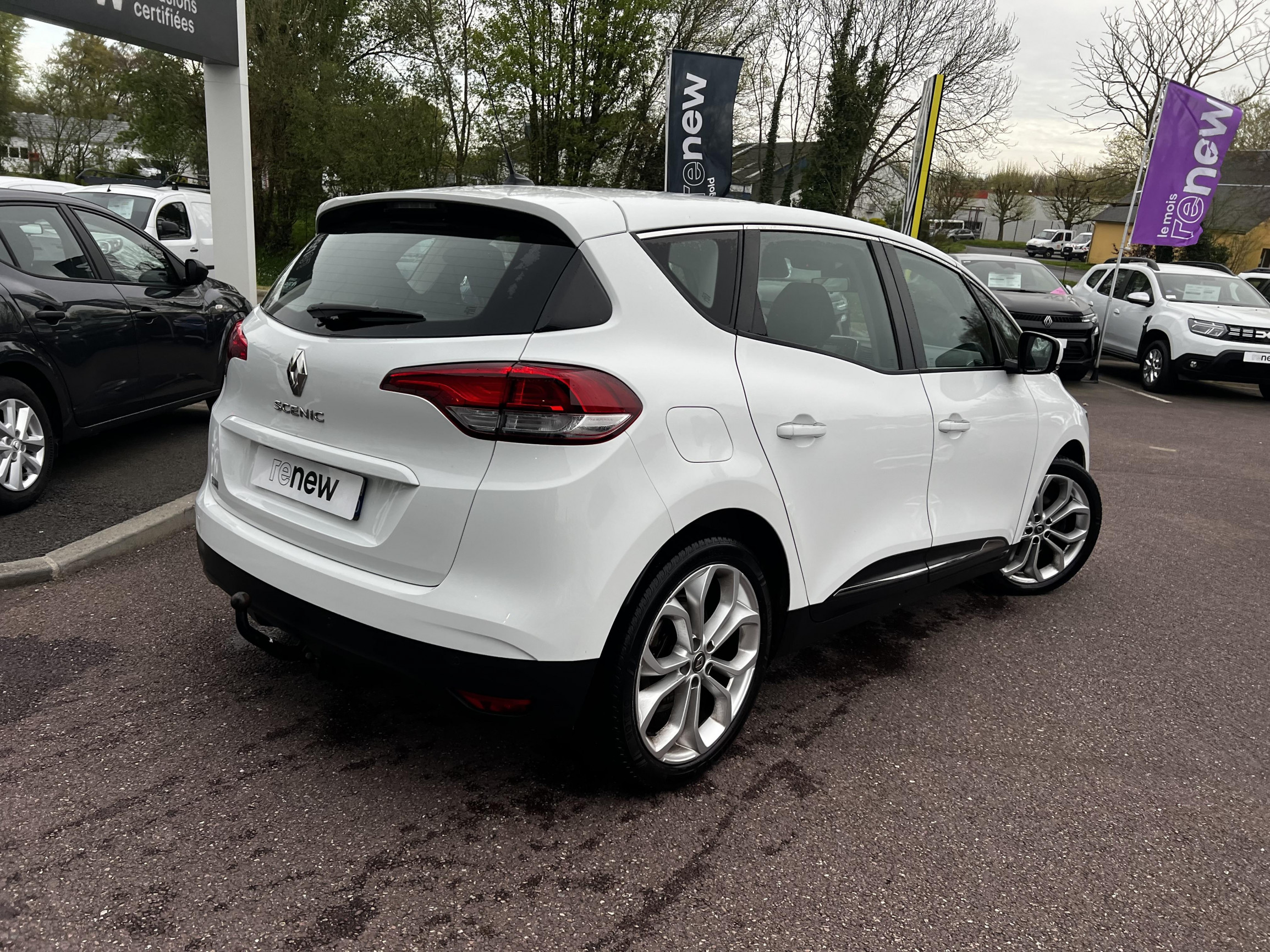 Vente en ligne Renault Scenic 4 Scenic dCi 110 Energy au prix de 15 990 €