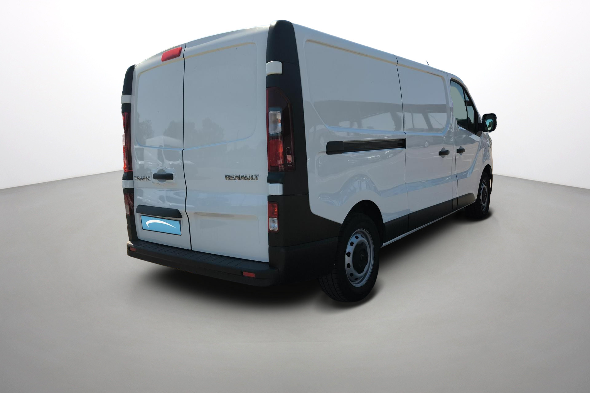 Vente en ligne Renault Trafic 3 Fourgon TRAFIC FGN L2H1 3000 KG BLUE DCI 130 au prix de 23 990 €