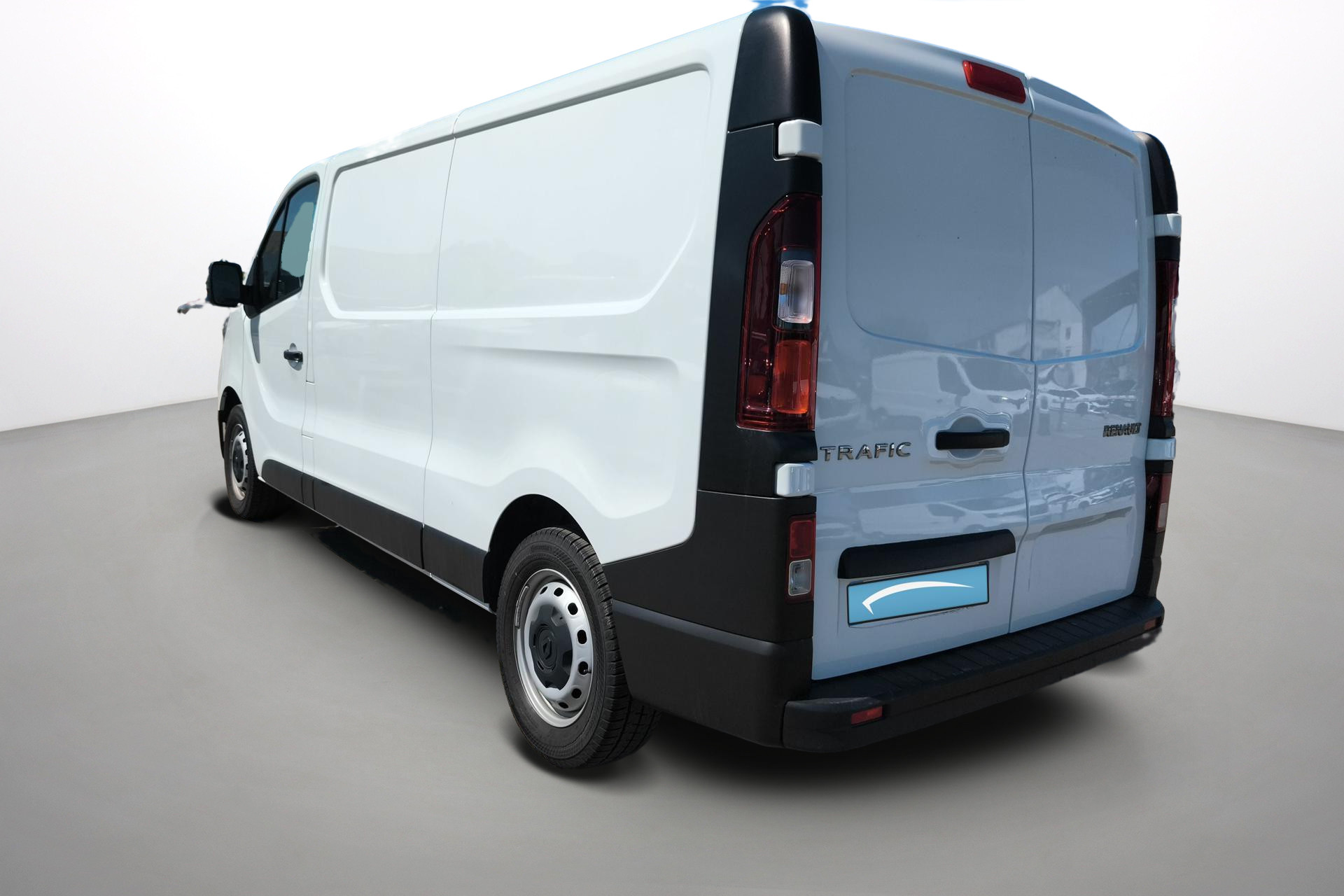 Vente en ligne Renault Trafic 3 Fourgon TRAFIC FGN L2H1 3000 KG BLUE DCI 130 au prix de 23 990 €