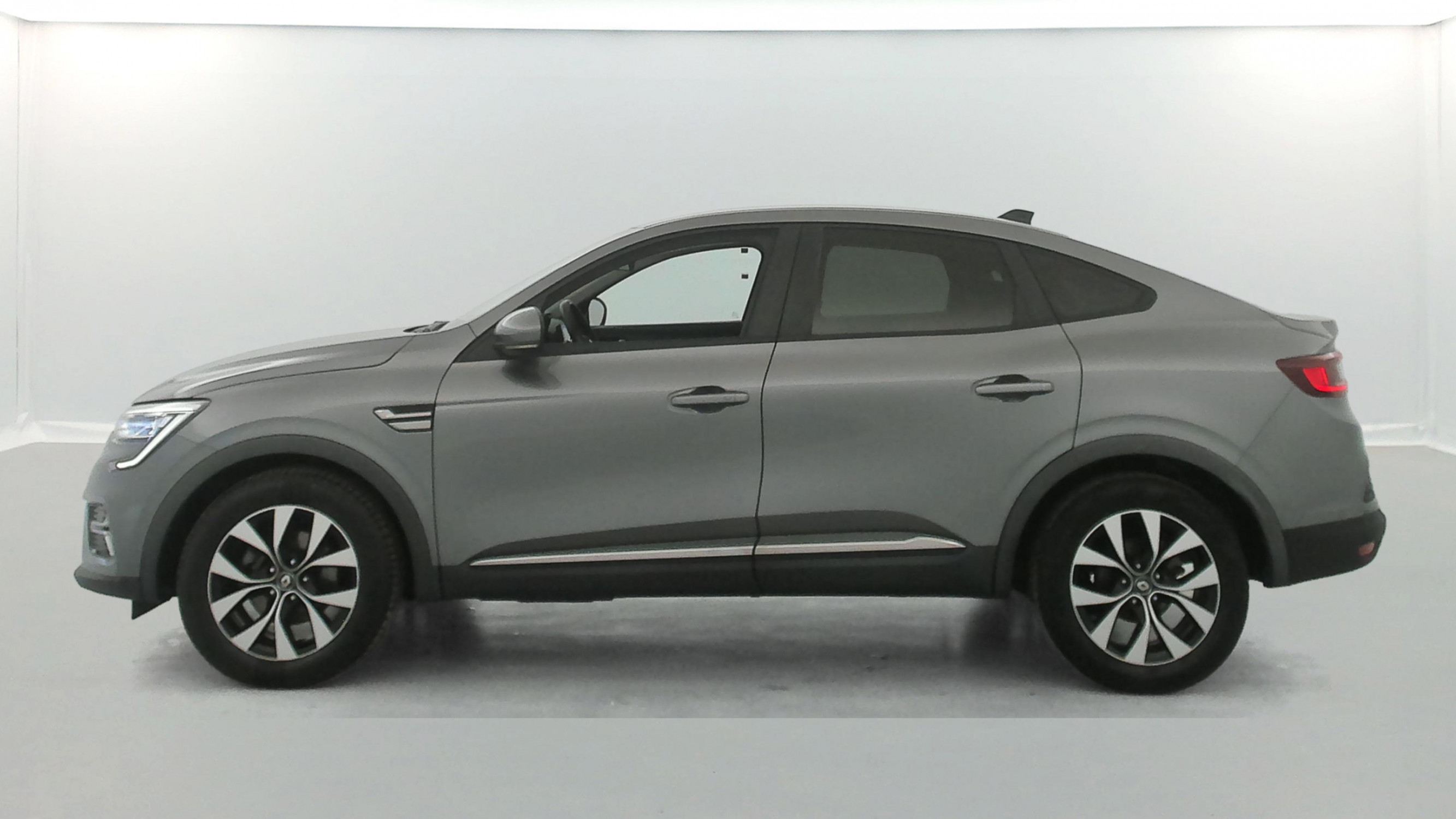 Vente en ligne Renault Arkana  E-Tech 145 au prix de 15 990 €