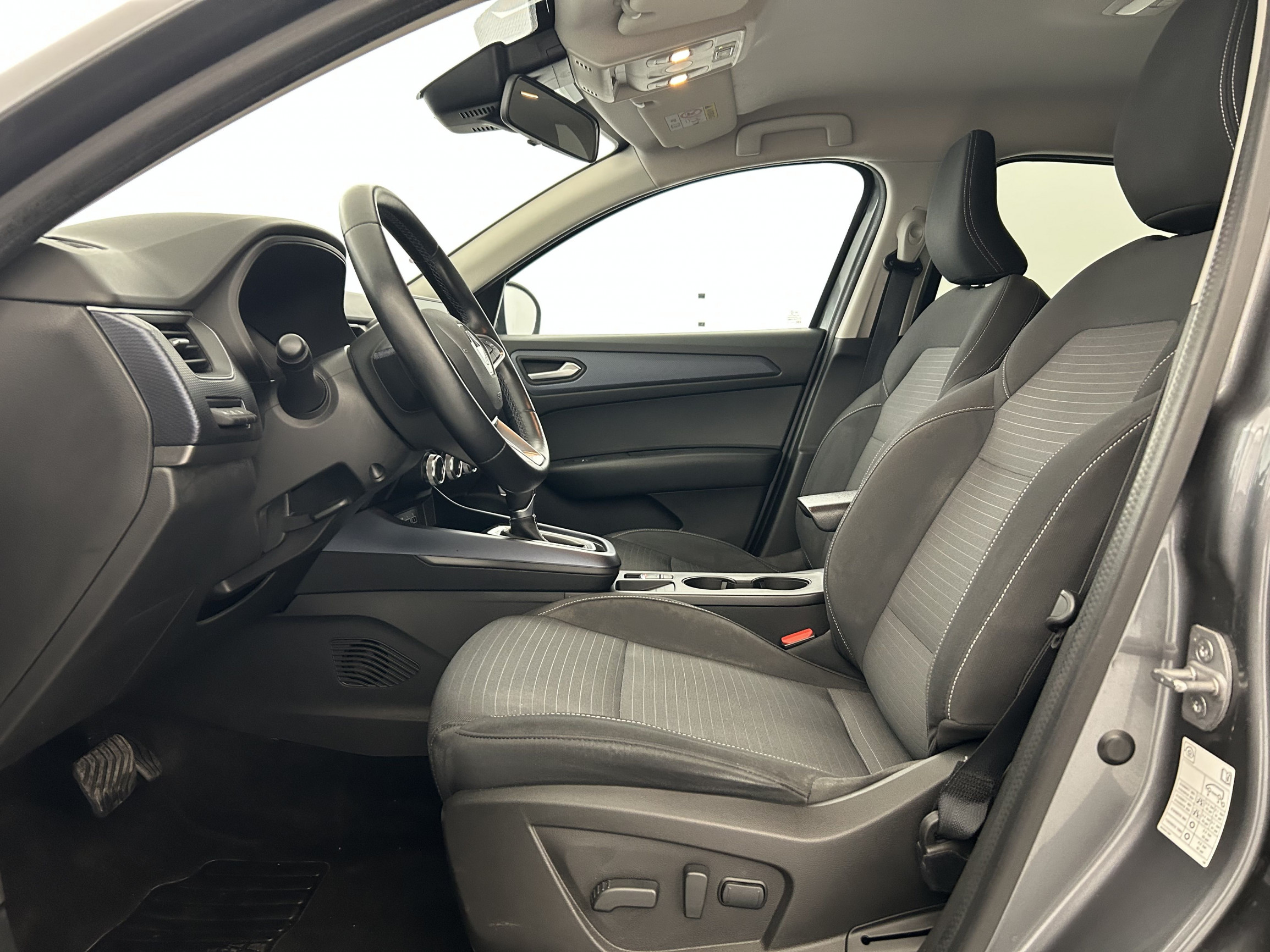 Vente en ligne Renault Arkana  E-Tech 145 au prix de 15 990 €
