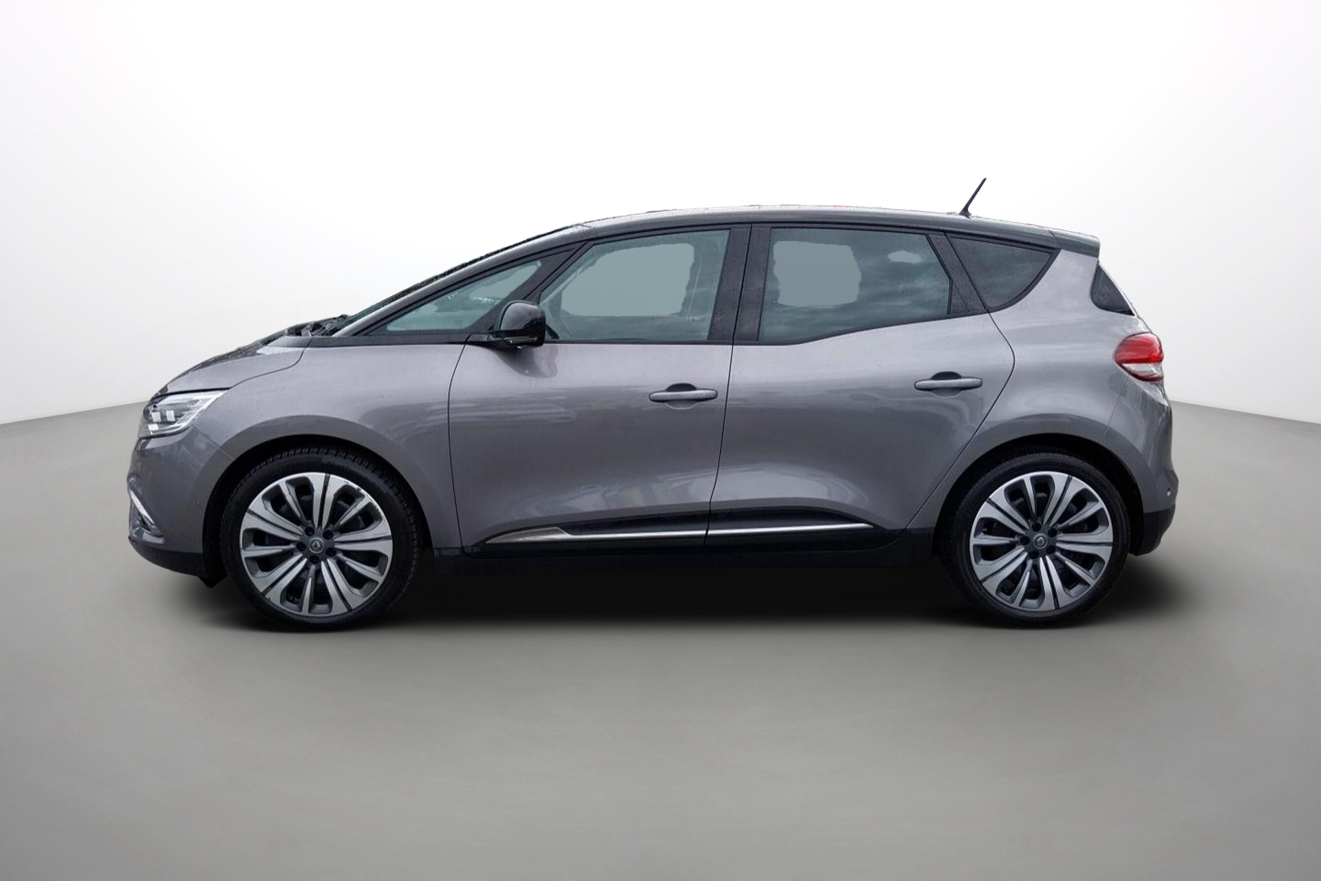 Vente en ligne Renault Scenic 4 Scenic TCe 140 FAP EDC - 21 au prix de 19 990 €