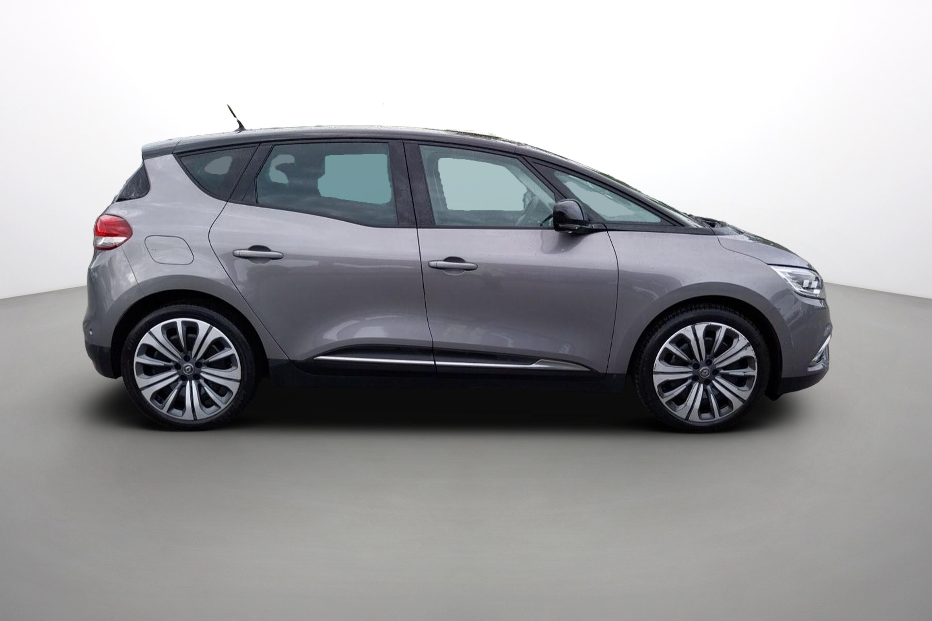 Vente en ligne Renault Scenic 4 Scenic TCe 140 FAP EDC - 21 au prix de 19 990 €