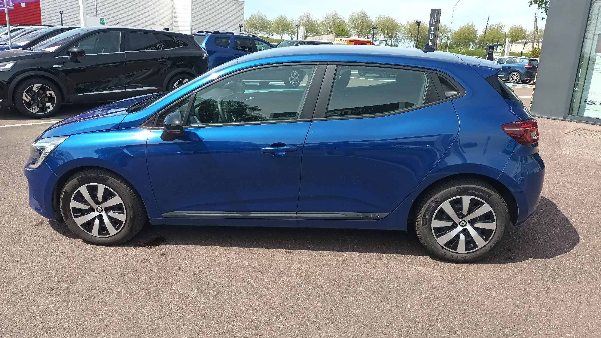 Vente en ligne Renault Clio 5 Clio TCe 90 au prix de 12 990 €