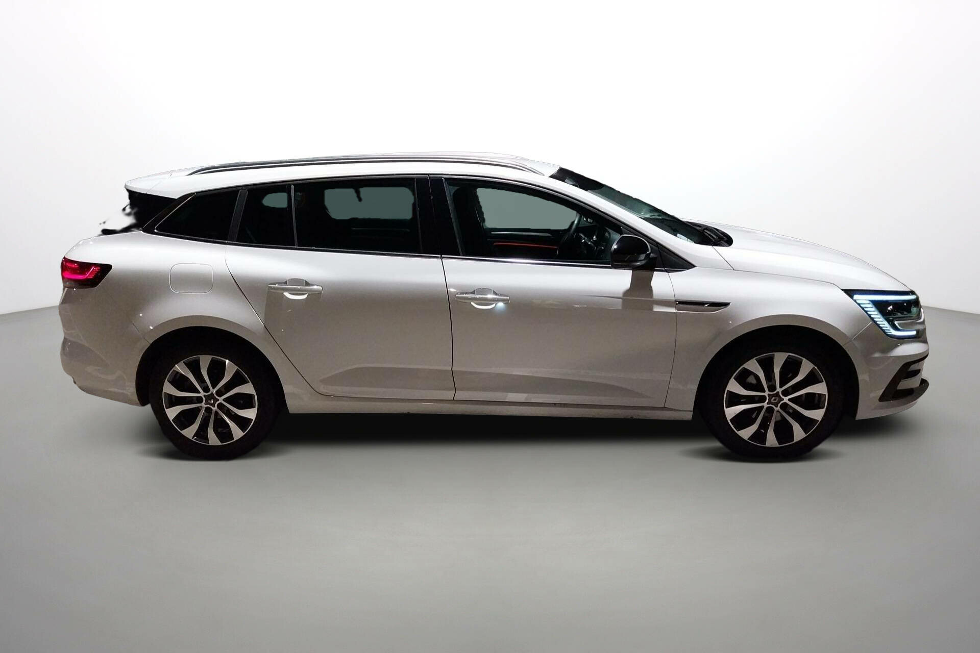 Vente en ligne Renault Megane 4 Estate  Blue dCi 115 EDC au prix de 22 690 €