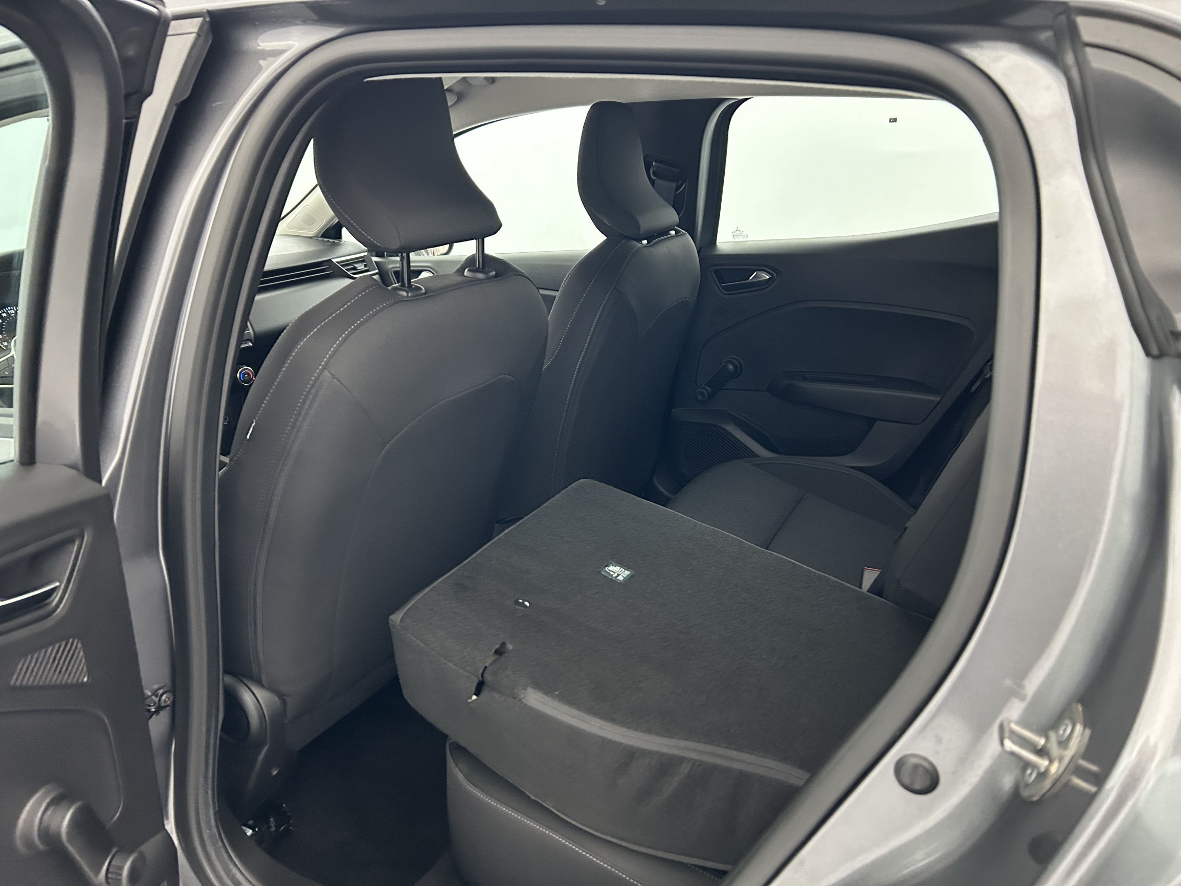 Vente en ligne Renault Clio 5 Clio TCe 90 au prix de 14 490 €