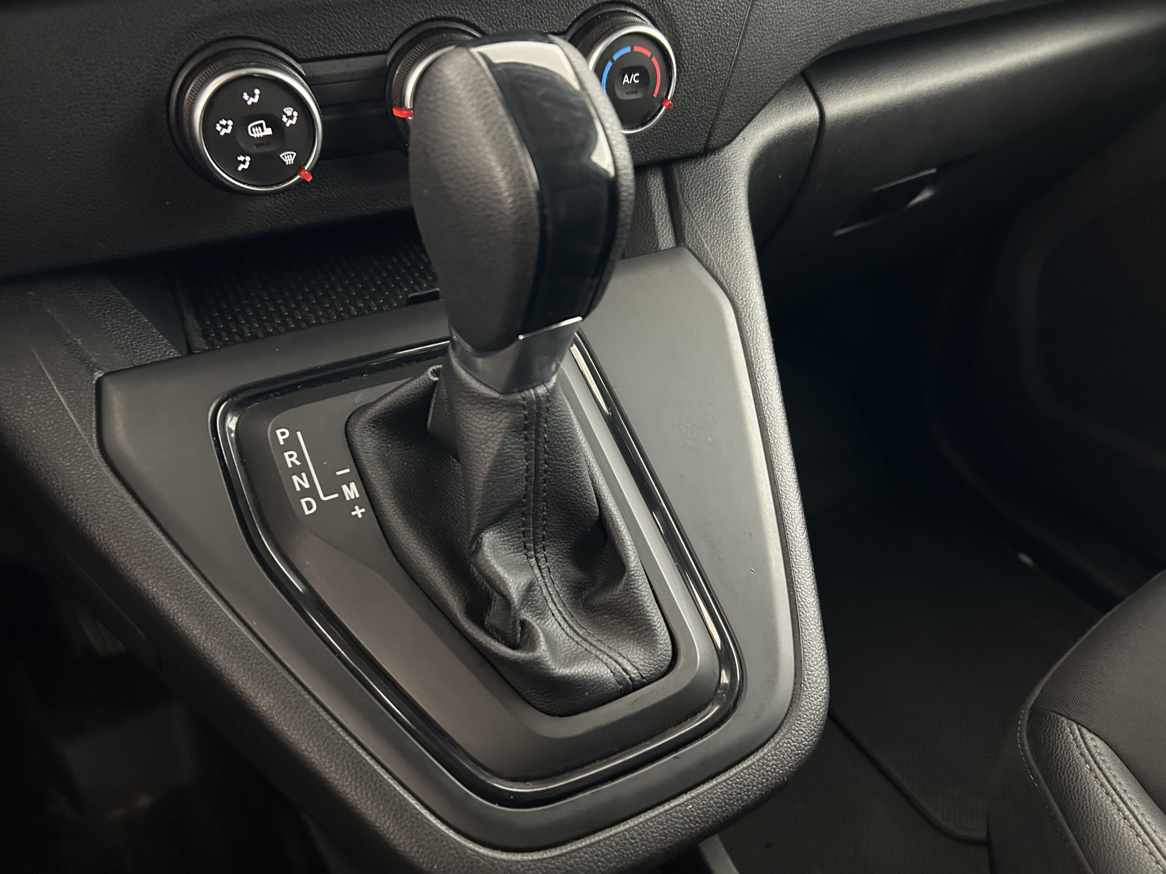 Vente en ligne Renault Kangoo Van  BLUE DCI 95 EDC au prix de 14 590 €