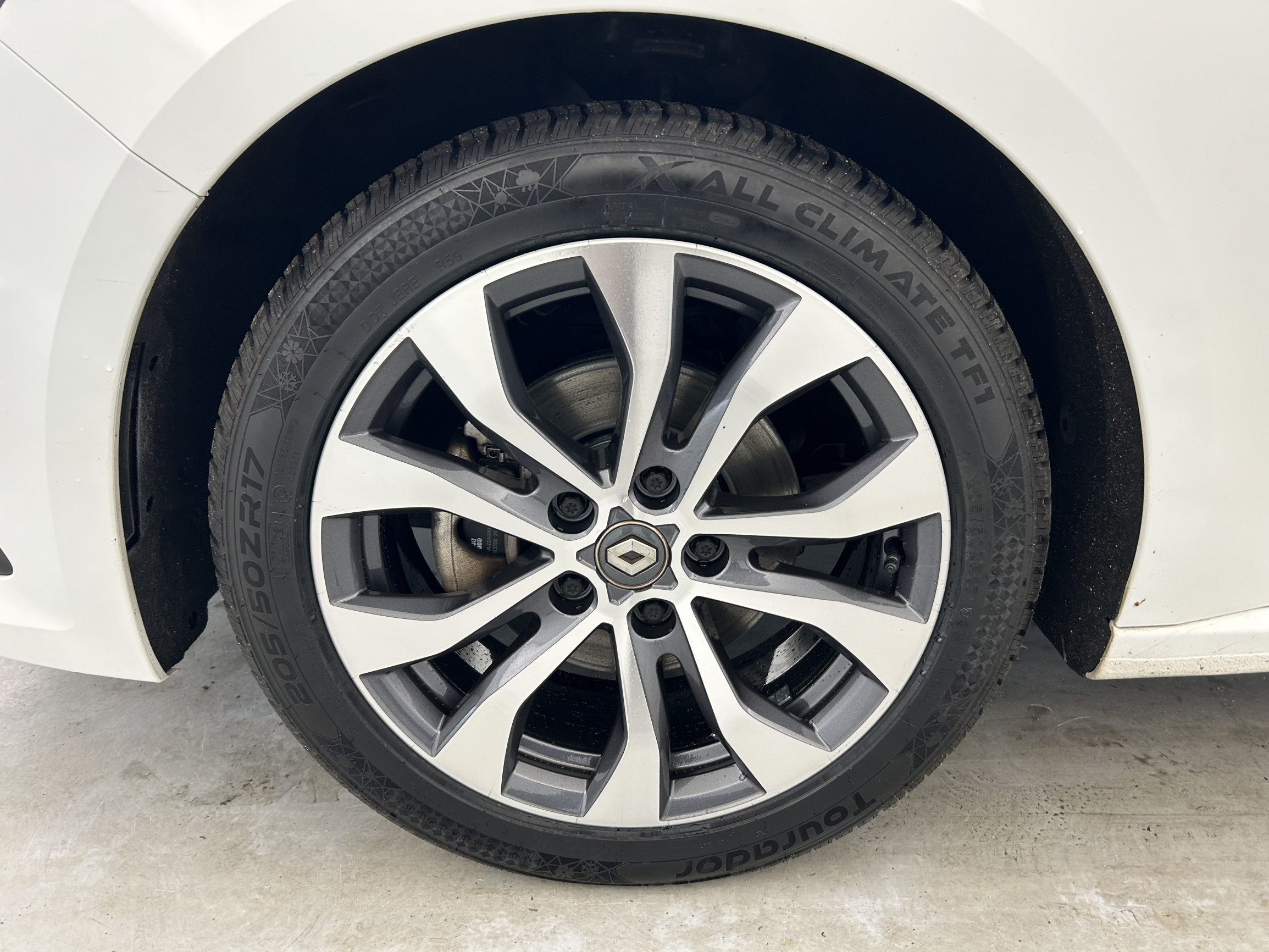 Vente en ligne Renault Megane 4 Estate  Blue dCi 115 EDC au prix de 22 690 €