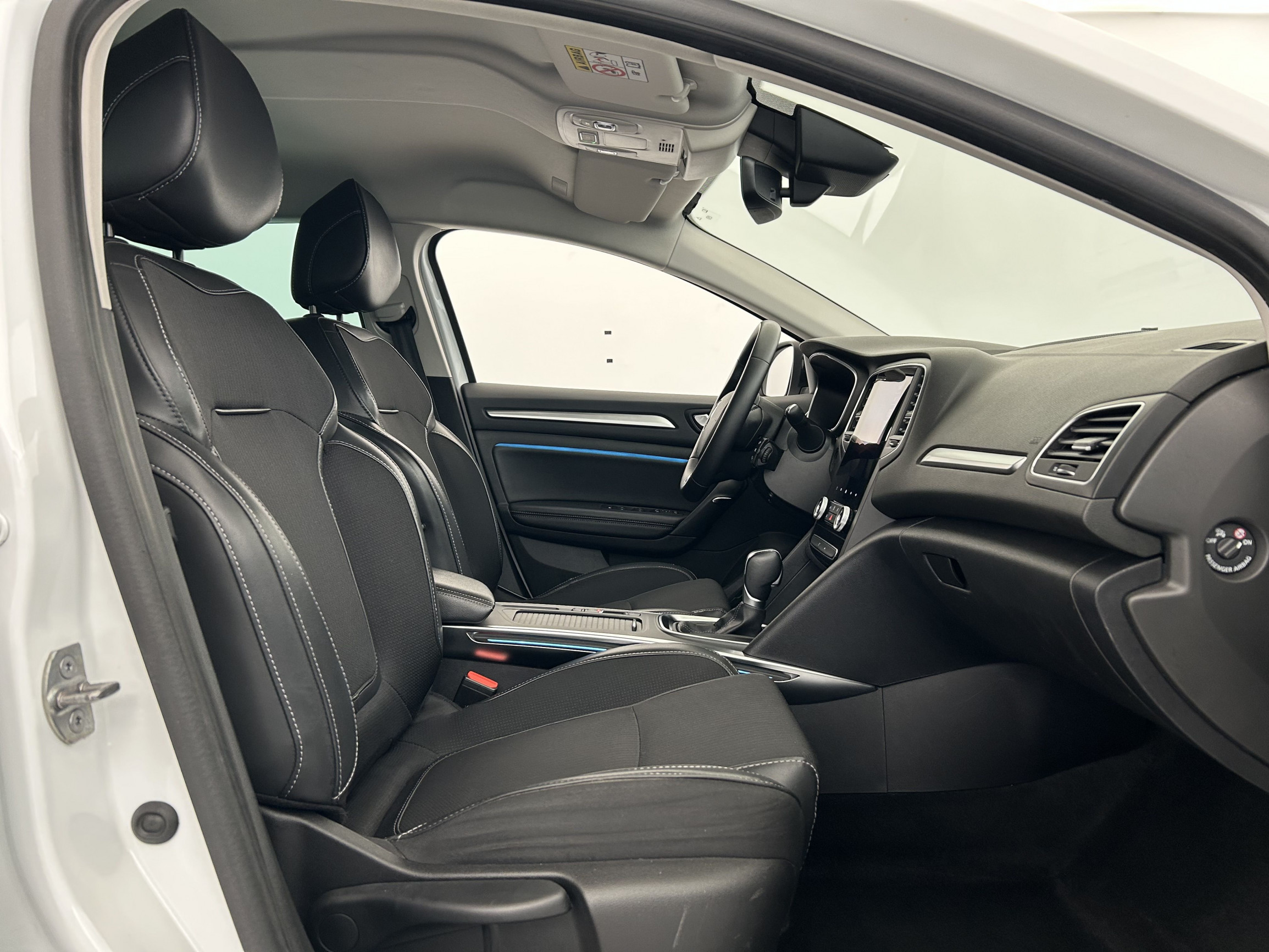 Vente en ligne Renault Megane 4 Estate  Blue dCi 115 EDC au prix de 22 690 €