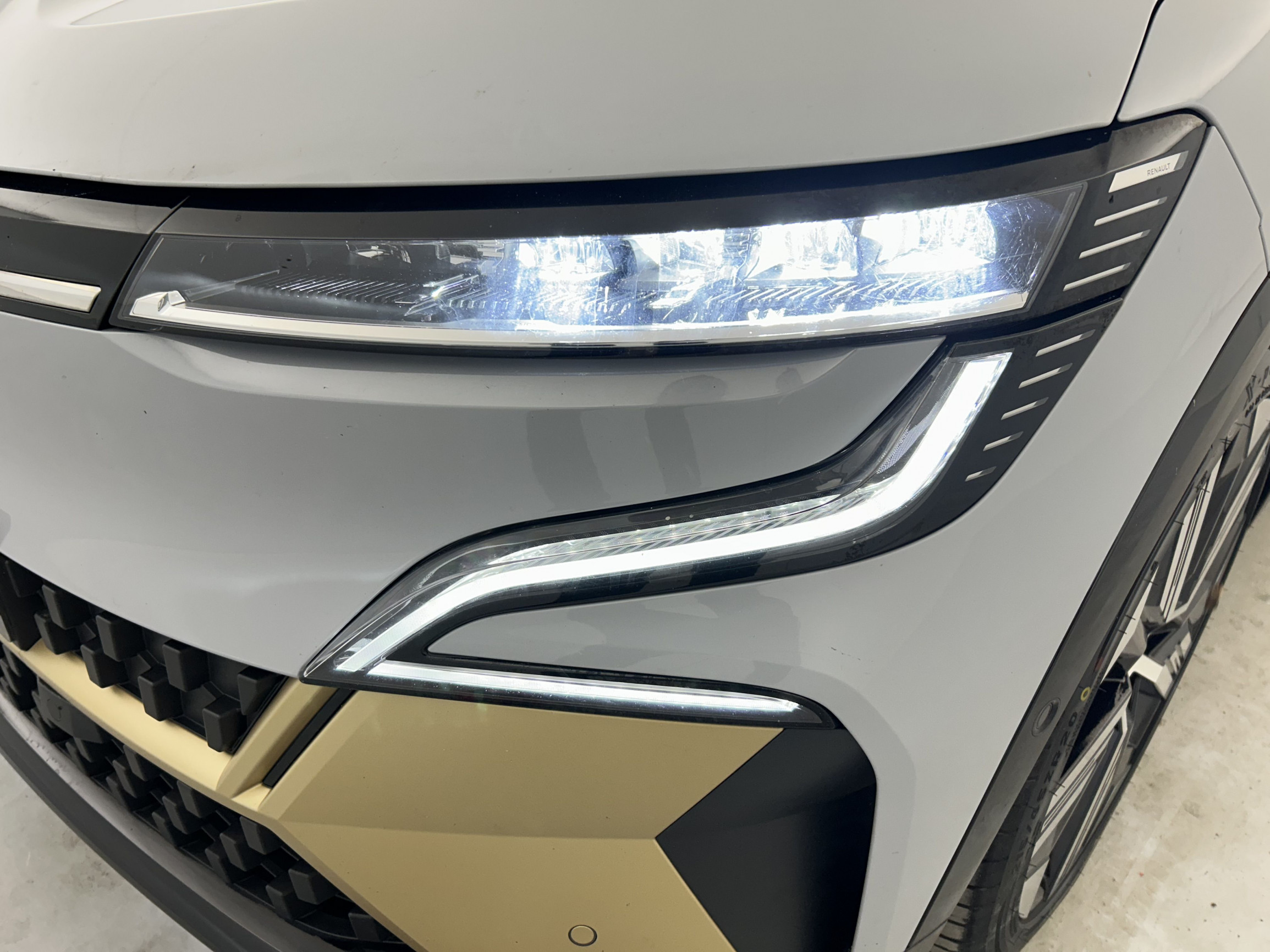 Vente en ligne Renault Megane E-Tech  EV60 220 ch super charge au prix de 22 490 €