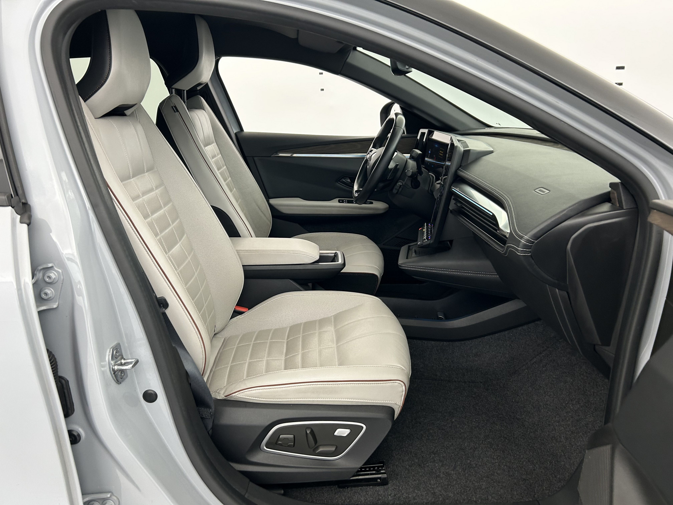 Vente en ligne Renault Megane E-Tech  EV60 220 ch super charge au prix de 22 490 €