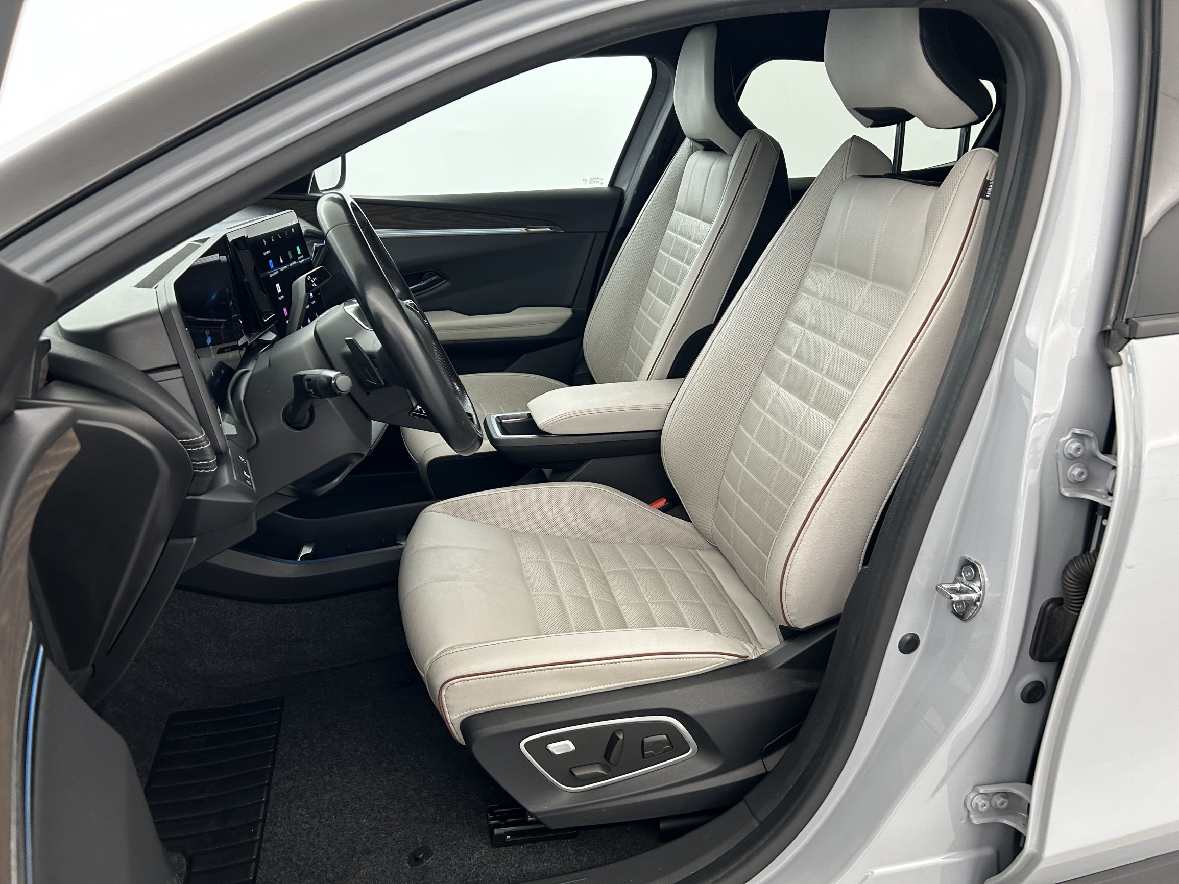 Vente en ligne Renault Megane E-Tech  EV60 220 ch super charge au prix de 22 490 €