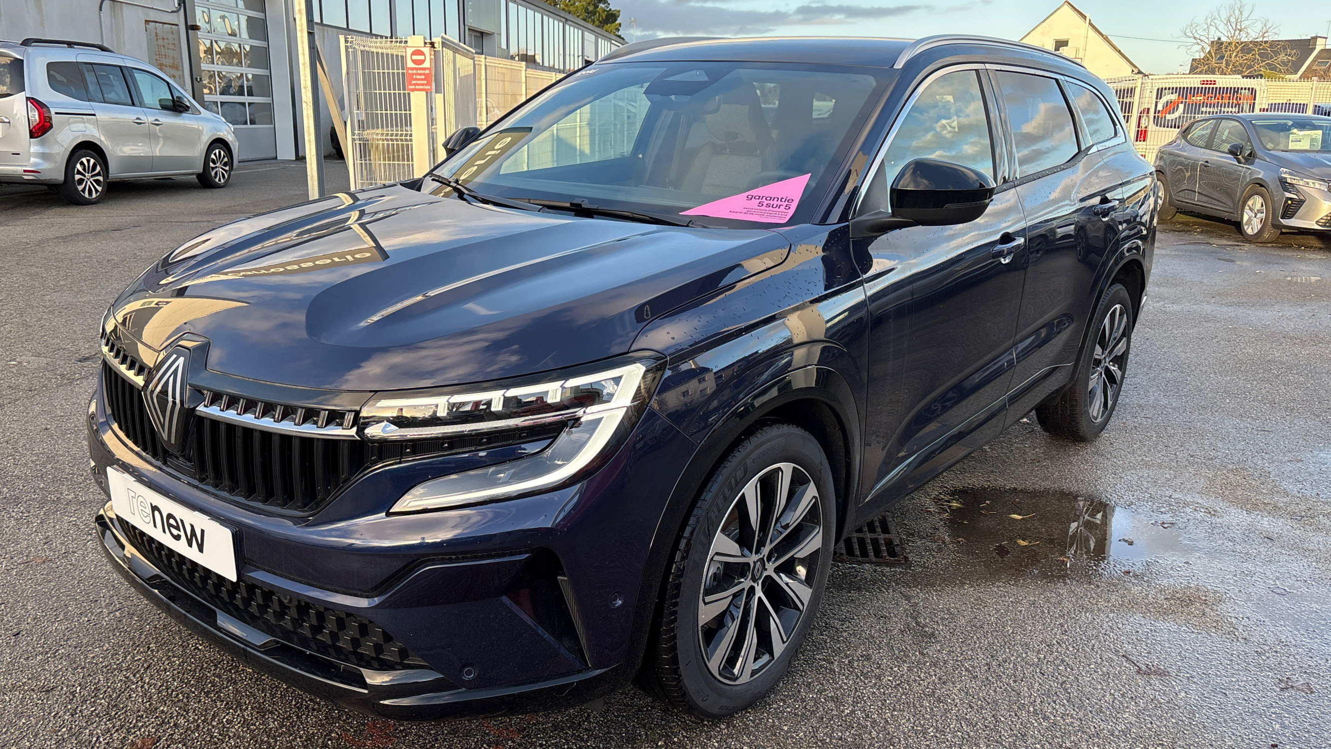 Renault Espace Espace E-Tech full hybrid 200 5pl occasion de 2025 en vente à Vannes