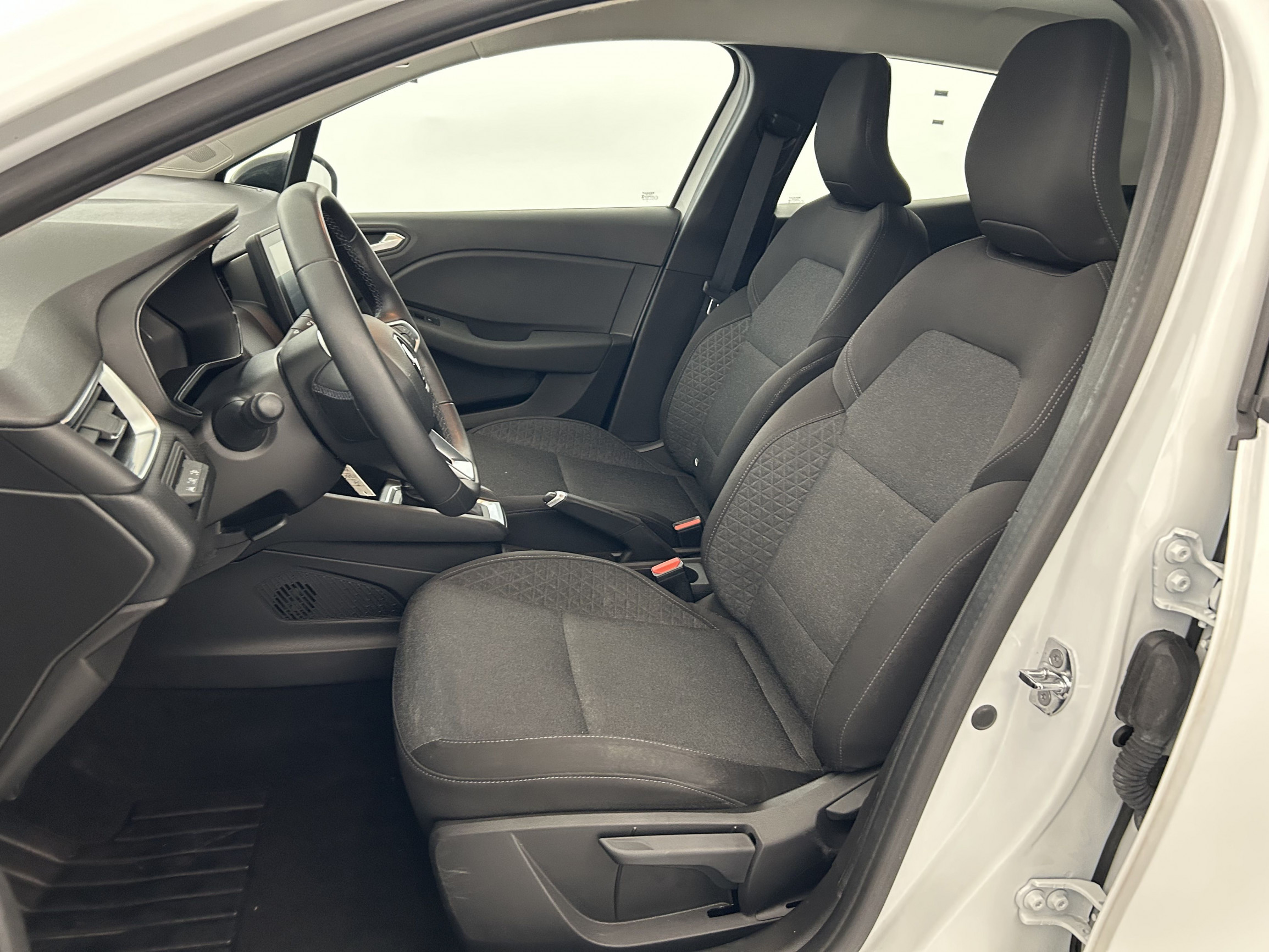 Vente en ligne Renault Clio 5 Clio E-Tech hybride 145 au prix de 14 790 €