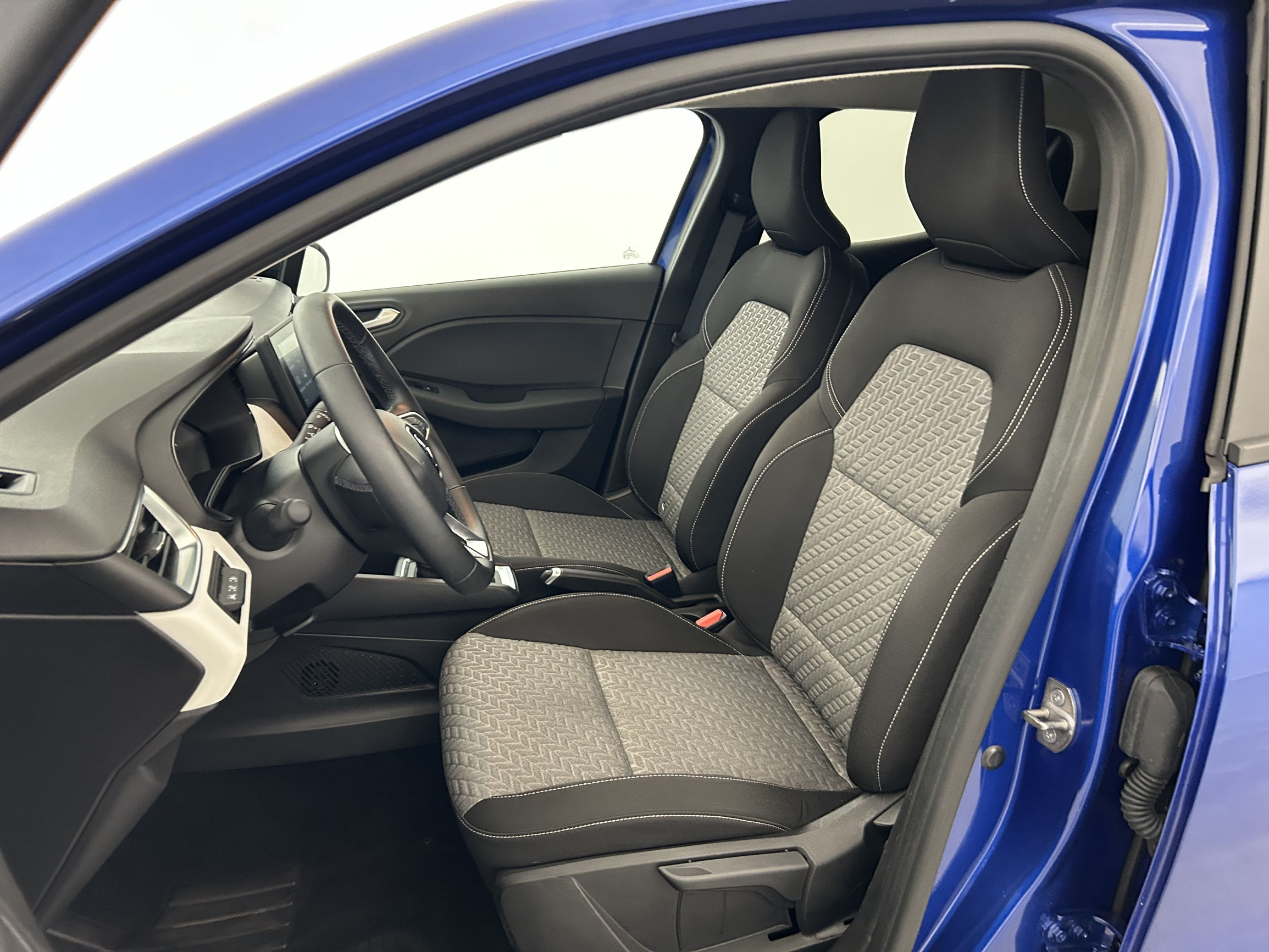 Vente en ligne Renault Clio 5 Clio E-Tech full hybrid 145 au prix de 17 190 €