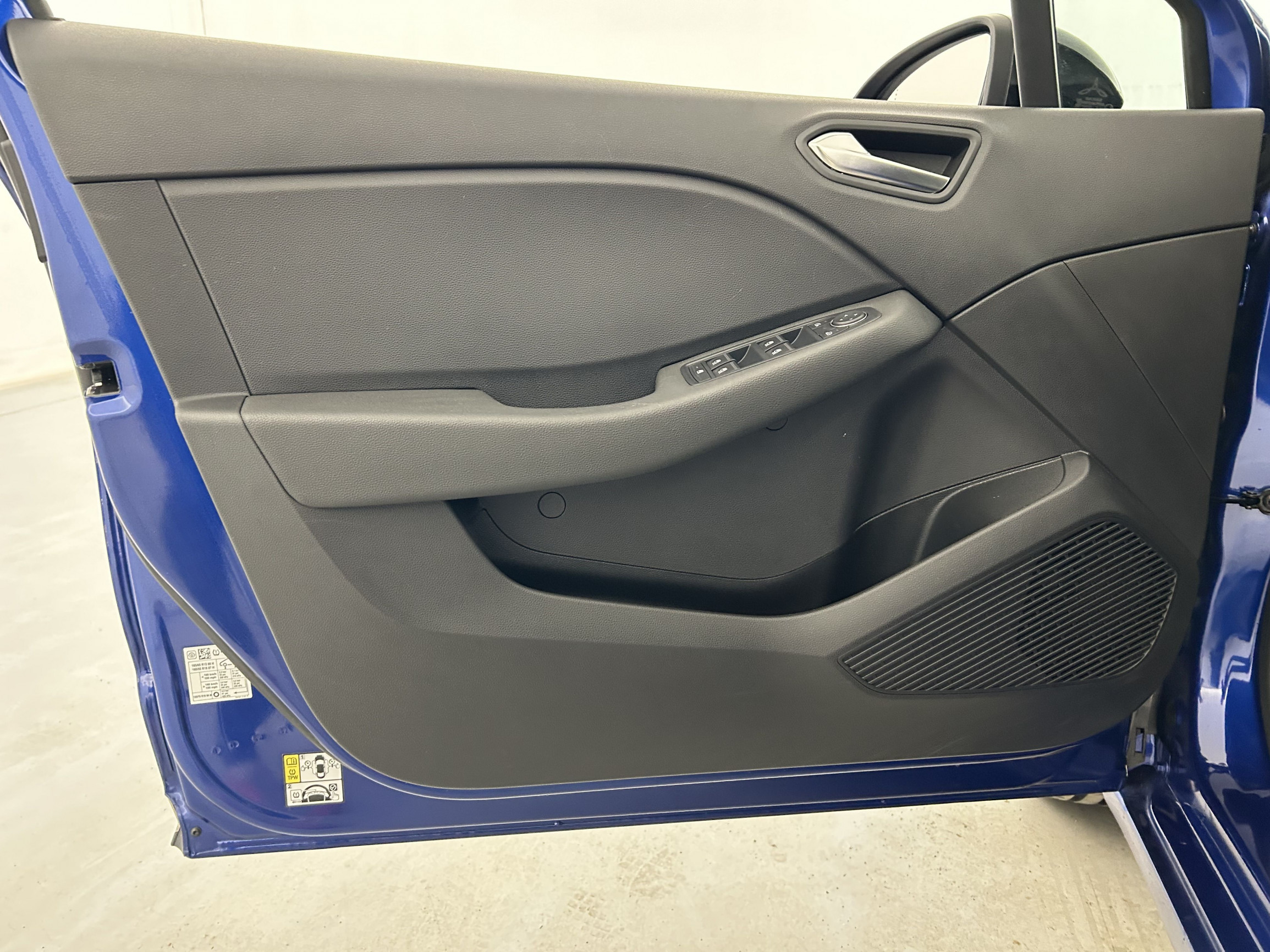 Vente en ligne Renault Clio 5 Clio E-Tech full hybrid 145 au prix de 17 190 €