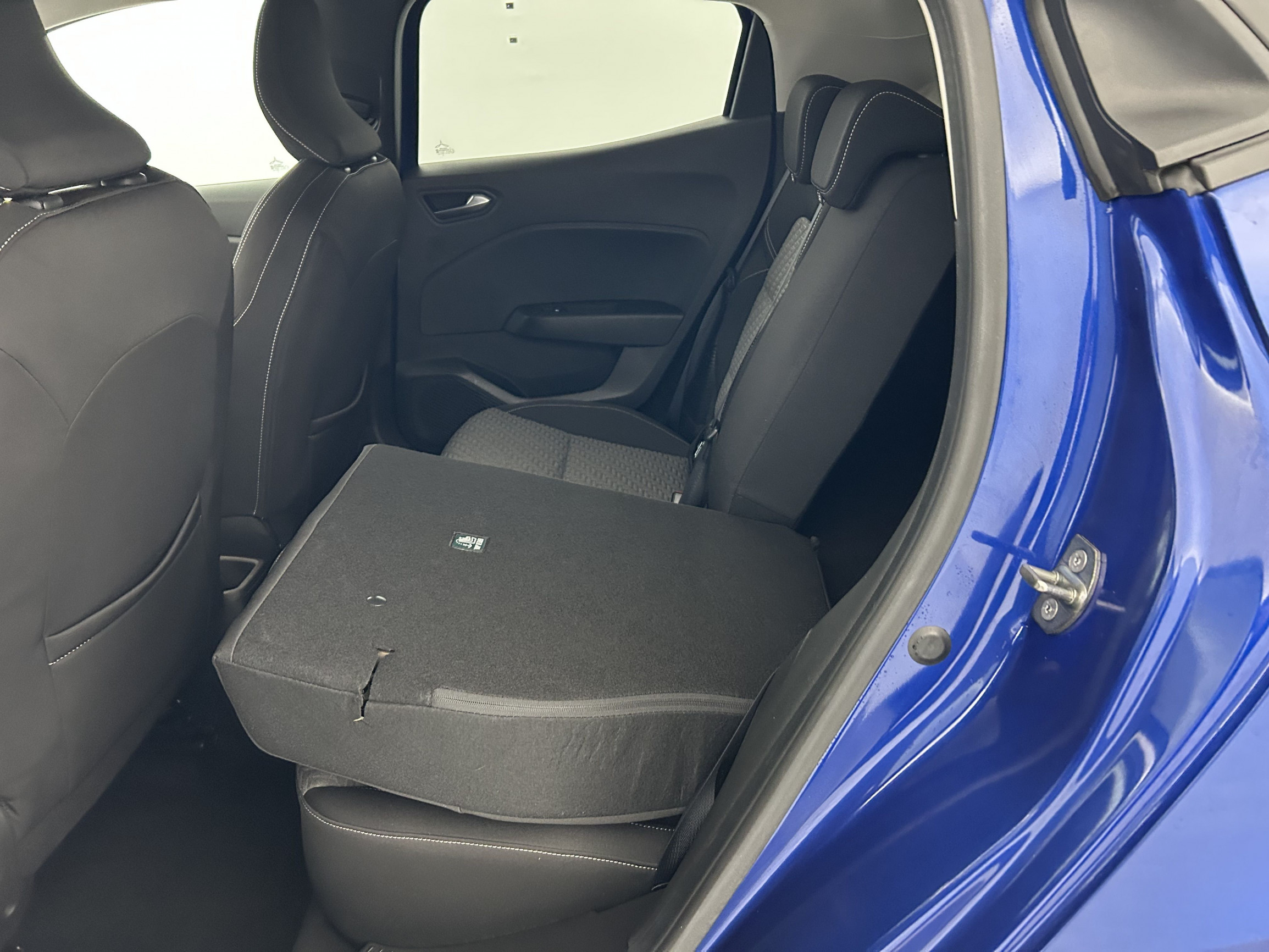 Vente en ligne Renault Clio 5 Clio E-Tech full hybrid 145 au prix de 17 190 €