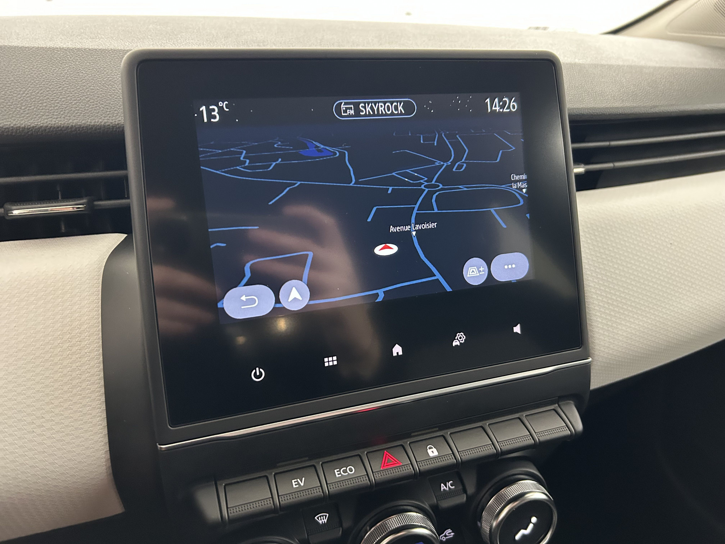 Vente en ligne Renault Clio 5 Clio E-Tech full hybrid 145 au prix de 17 190 €