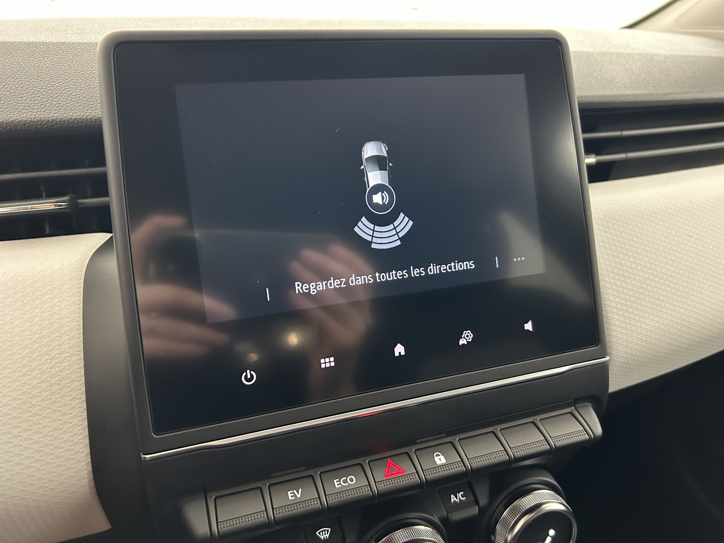 Vente en ligne Renault Clio 5 Clio E-Tech full hybrid 145 au prix de 17 190 €