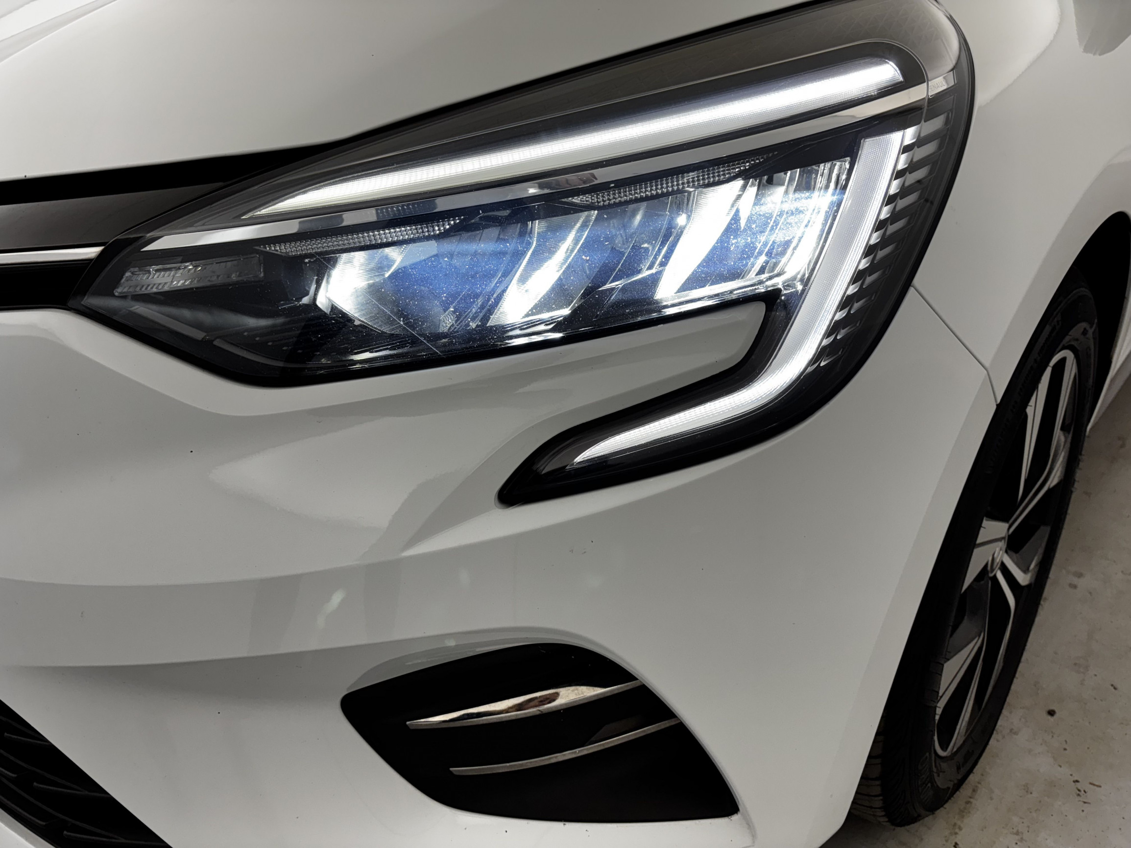 Vente en ligne Renault Clio 5 Clio Blue dCi 100 au prix de 14 690 €