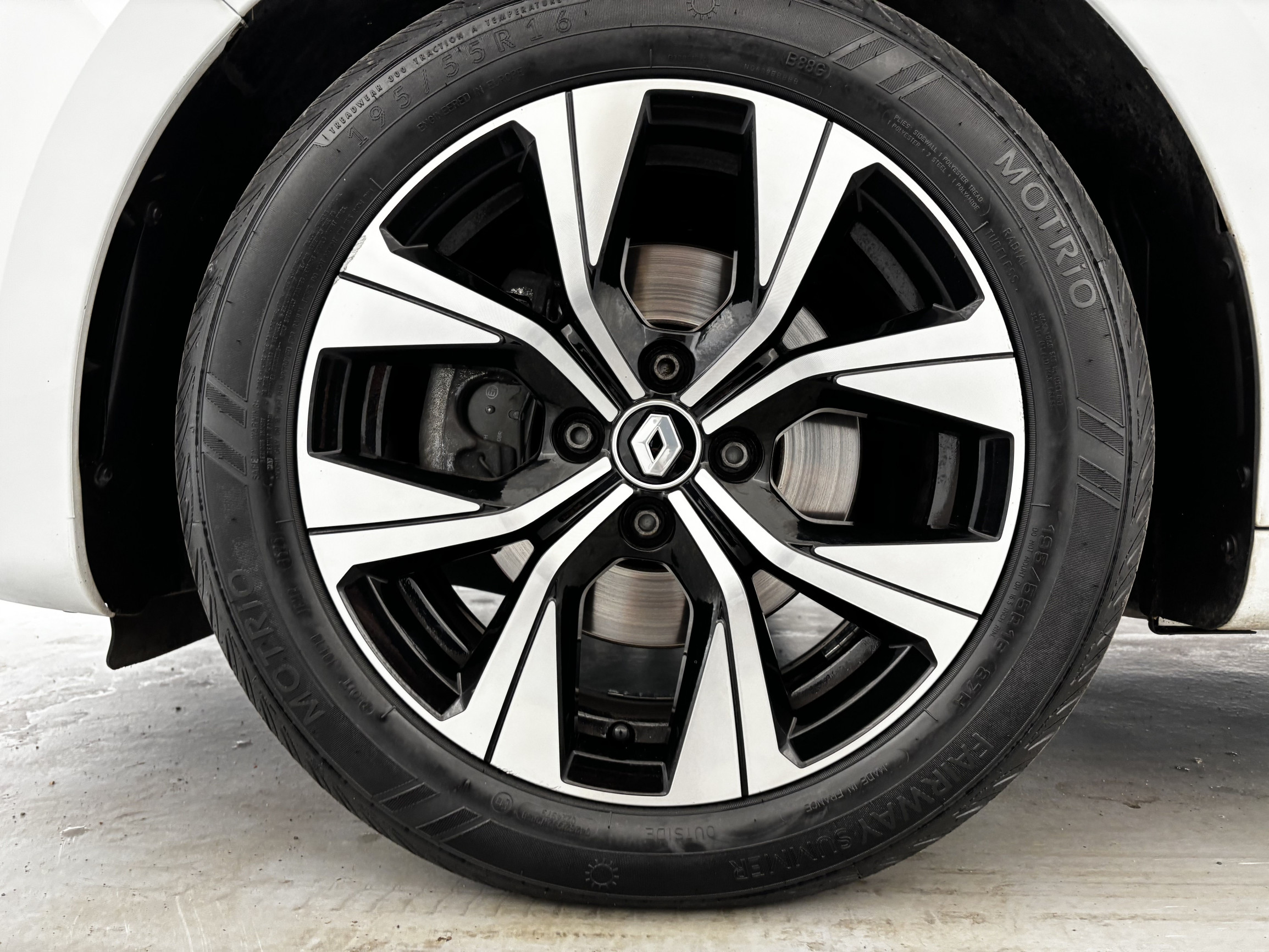 Vente en ligne Renault Clio 5 Clio Blue dCi 100 au prix de 14 690 €