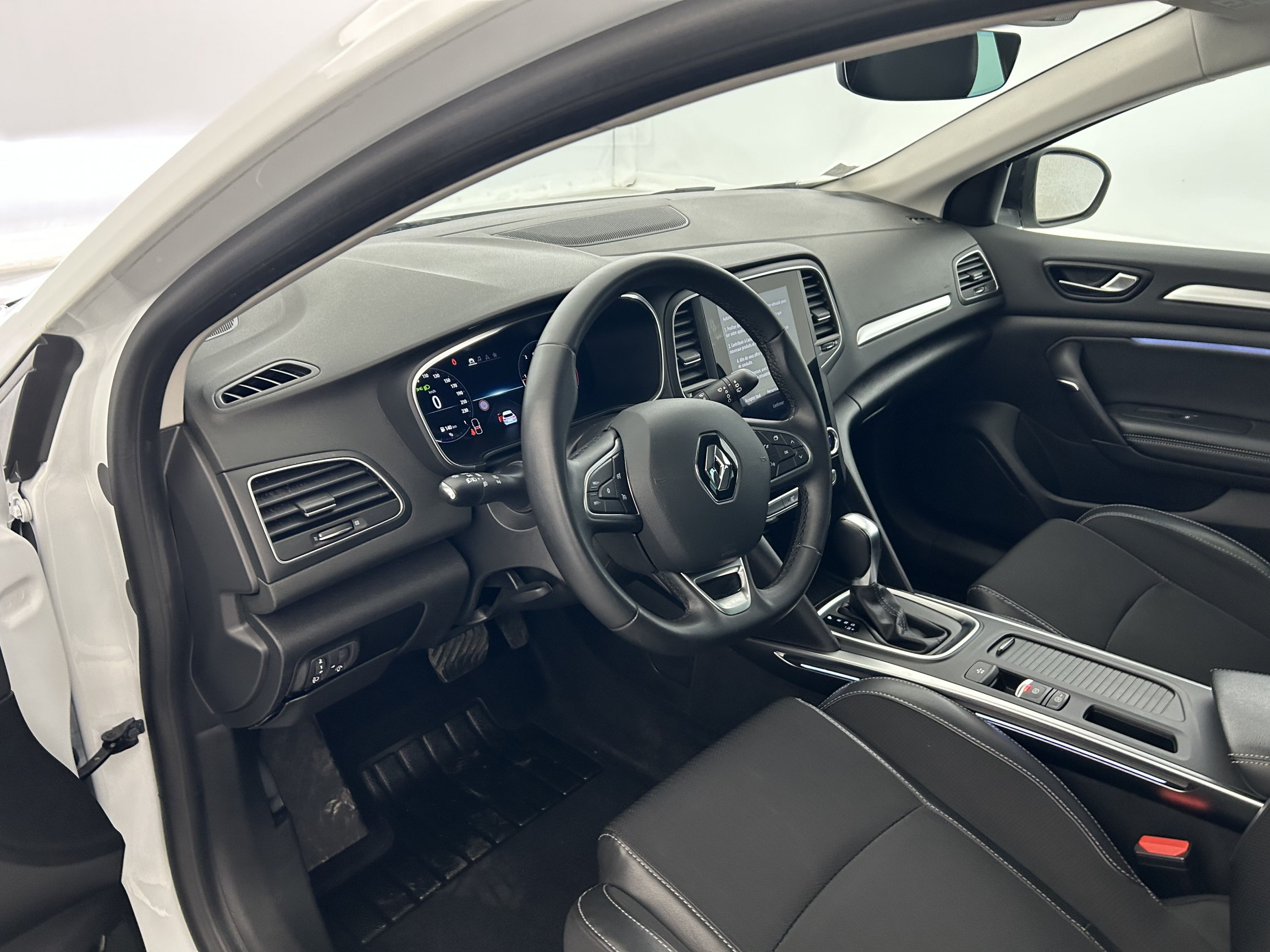 Vente en ligne Renault Megane 4 Estate  Blue dCi 115 EDC au prix de 21 990 €