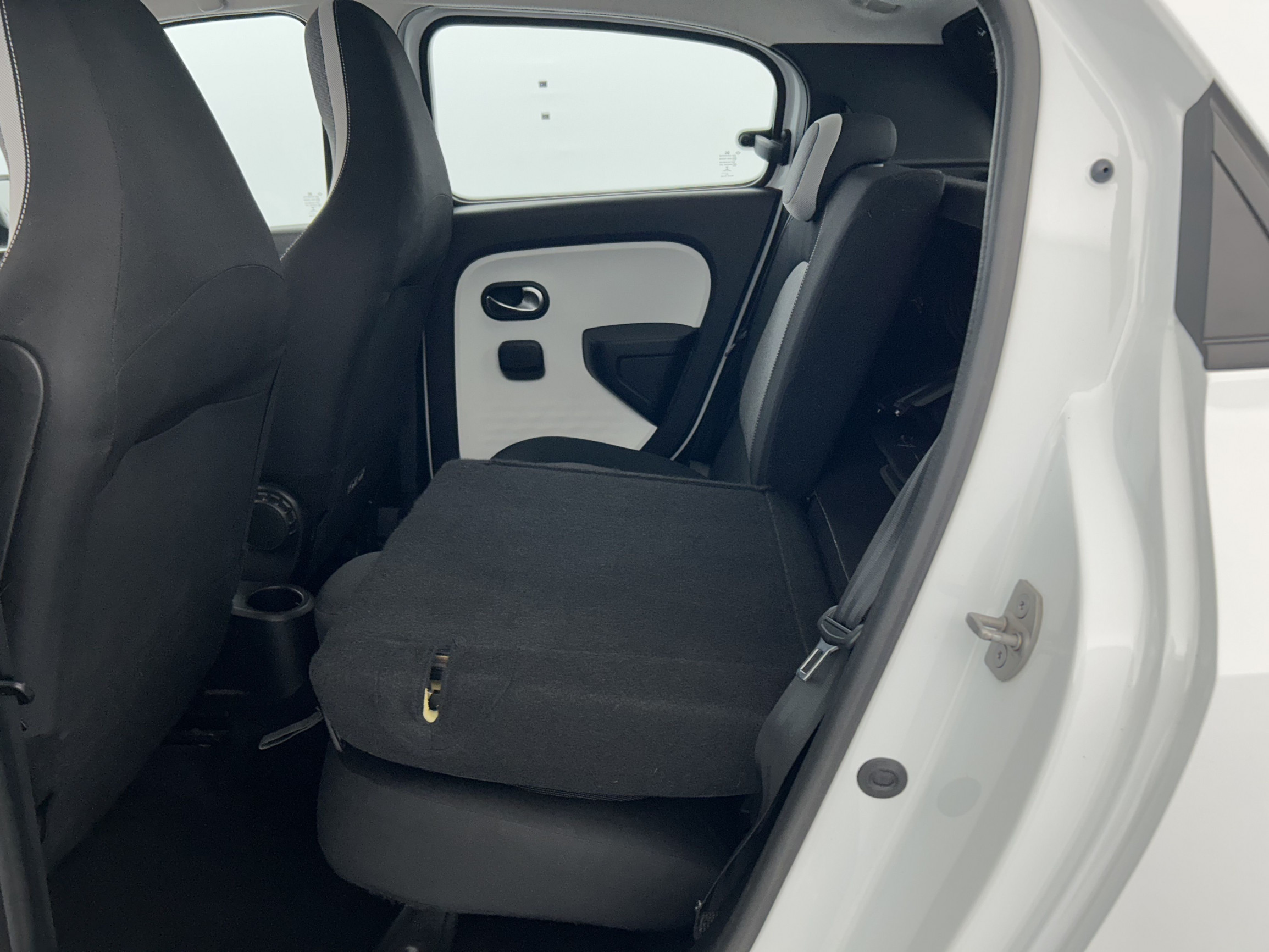 Vente en ligne Renault Twingo Electrique Twingo III E-Tech au prix de 11 590 €