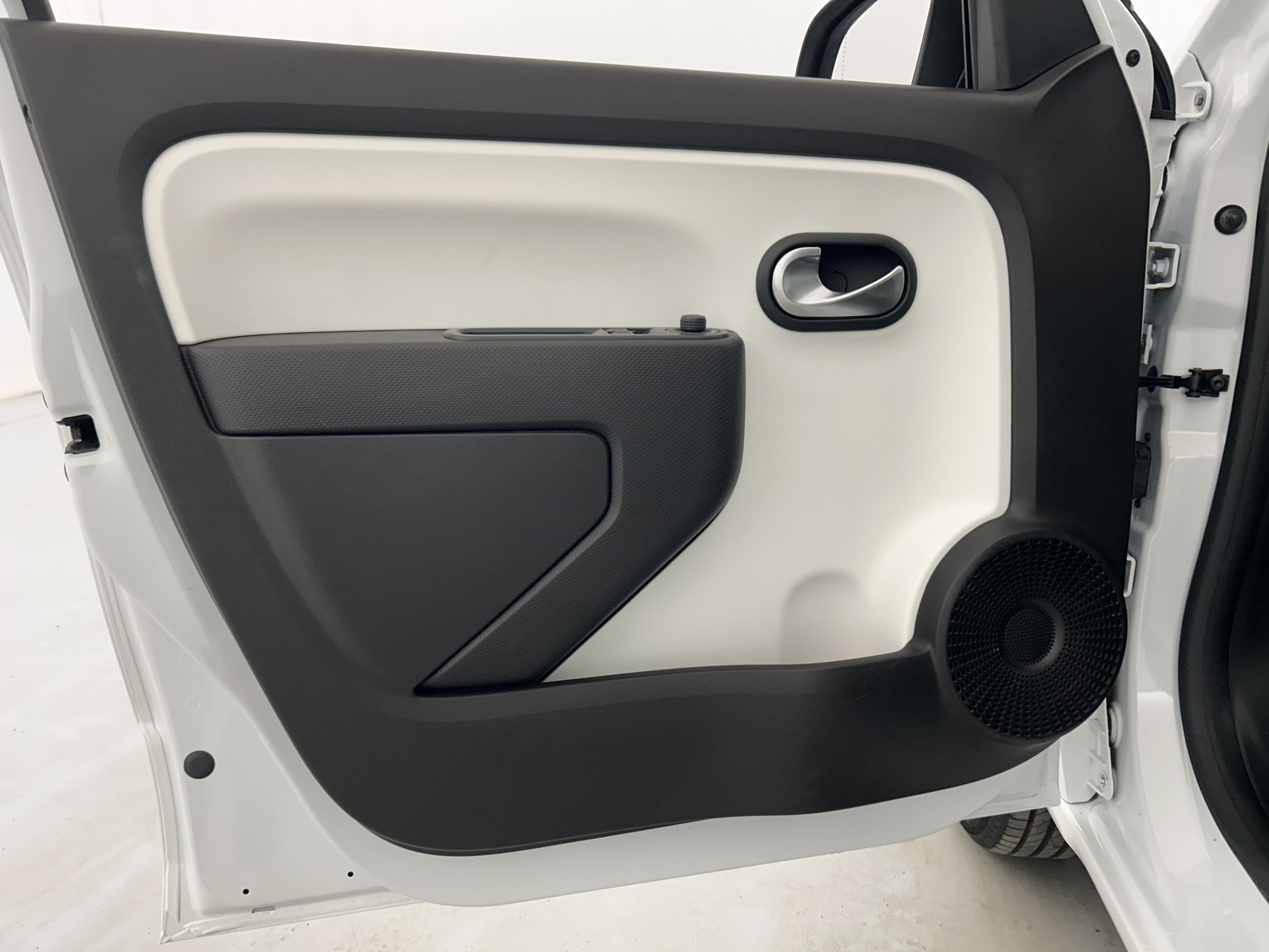 Vente en ligne Renault Twingo Electrique Twingo III E-Tech au prix de 11 590 €