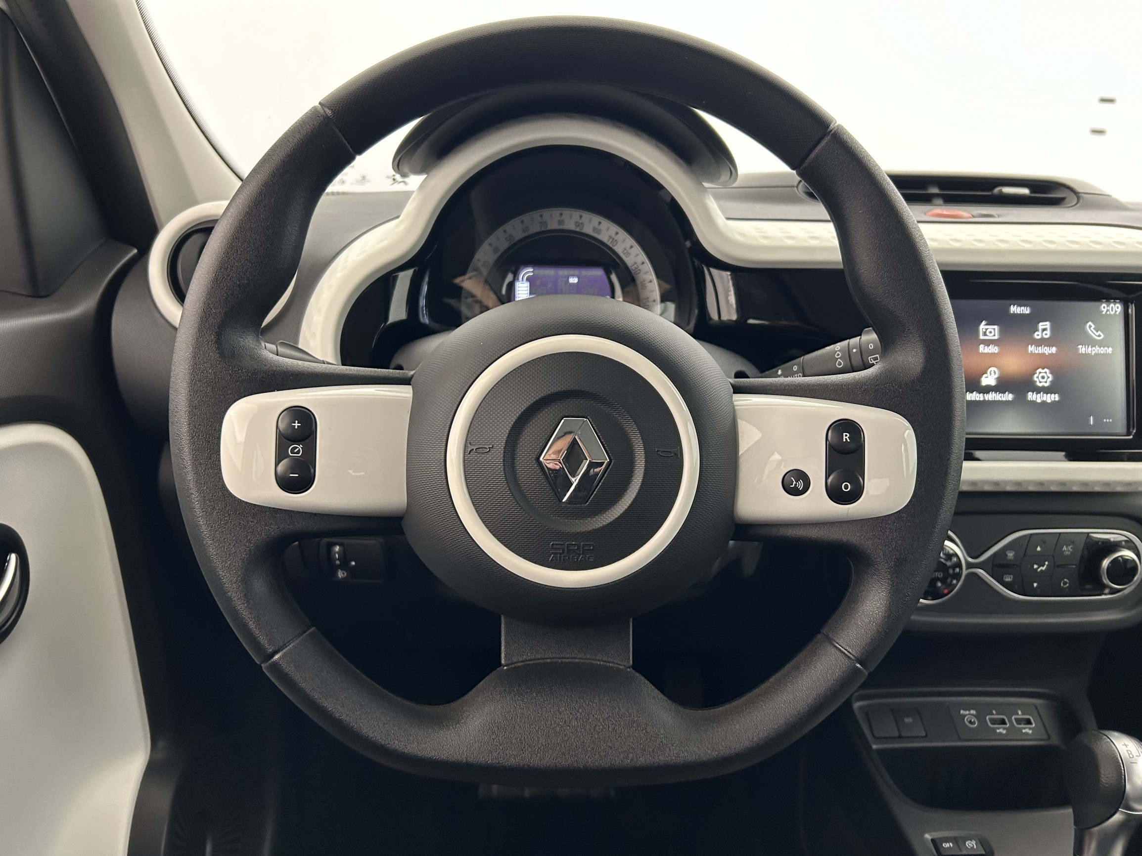 Vente en ligne Renault Twingo Electrique Twingo III E-Tech au prix de 11 590 €