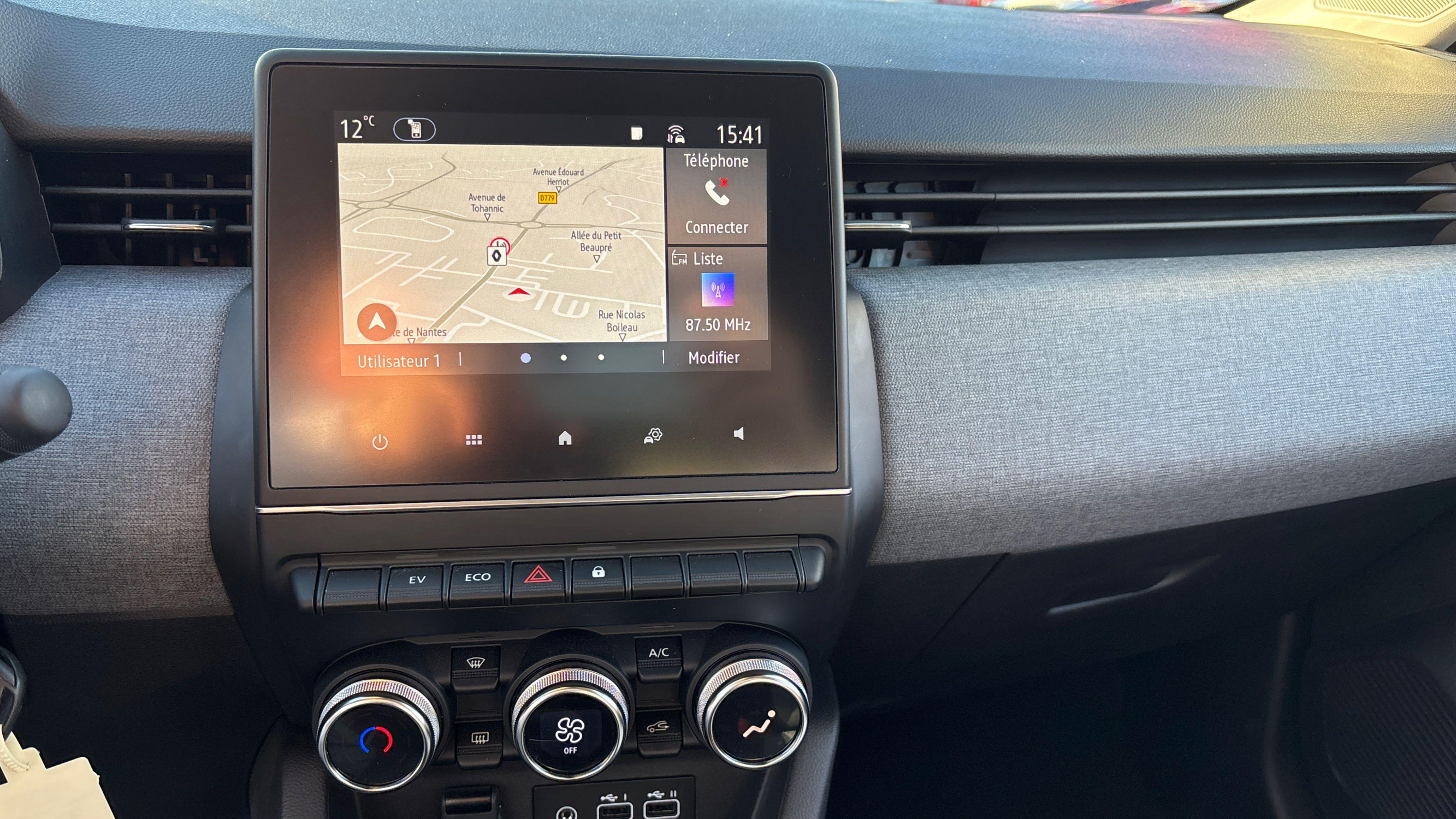 Vente en ligne Renault Clio 5 Clio E-Tech full hybrid 145 au prix de 20 790 €