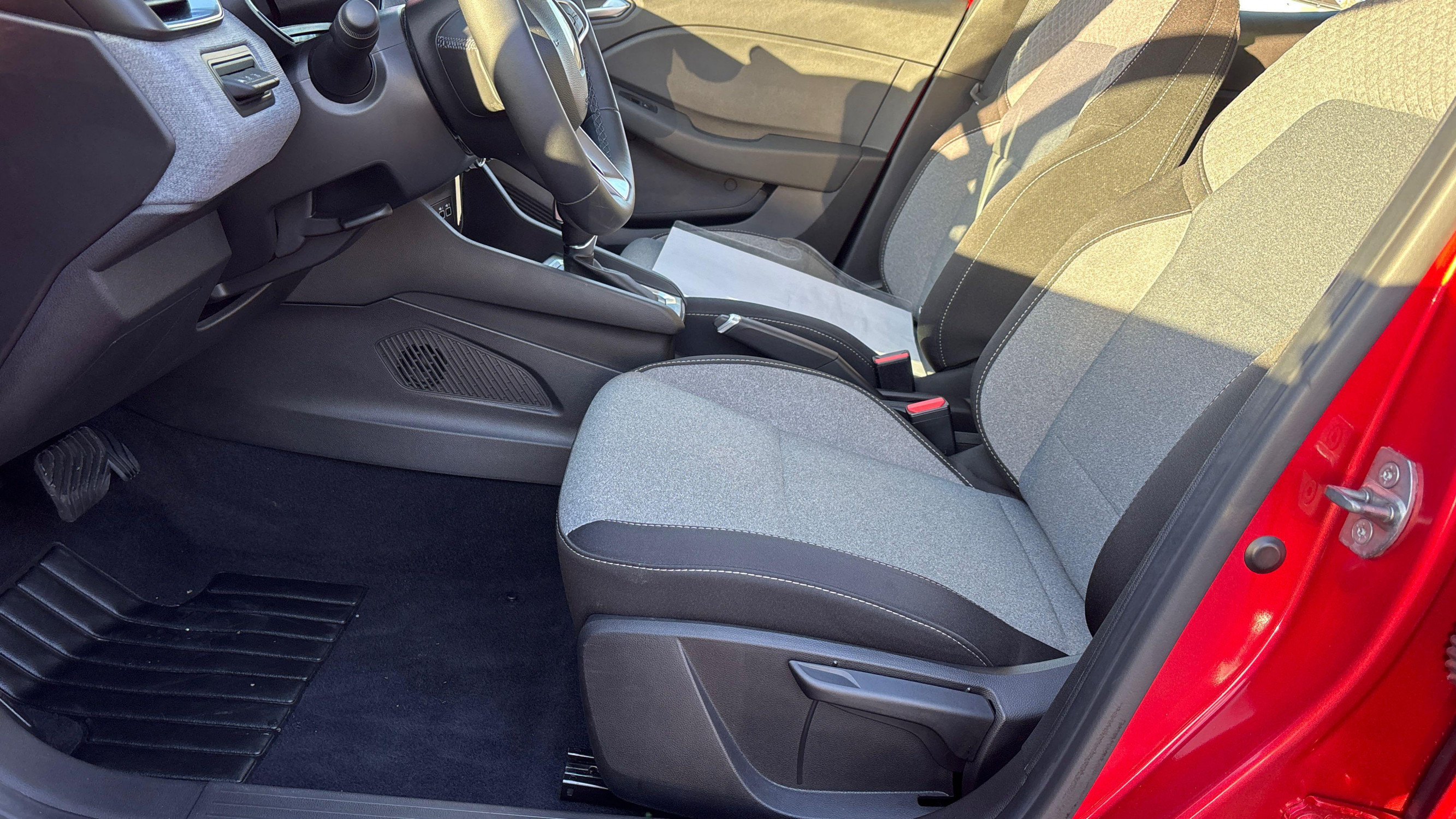 Vente en ligne Renault Clio 5 Clio E-Tech full hybrid 145 au prix de 20 790 €