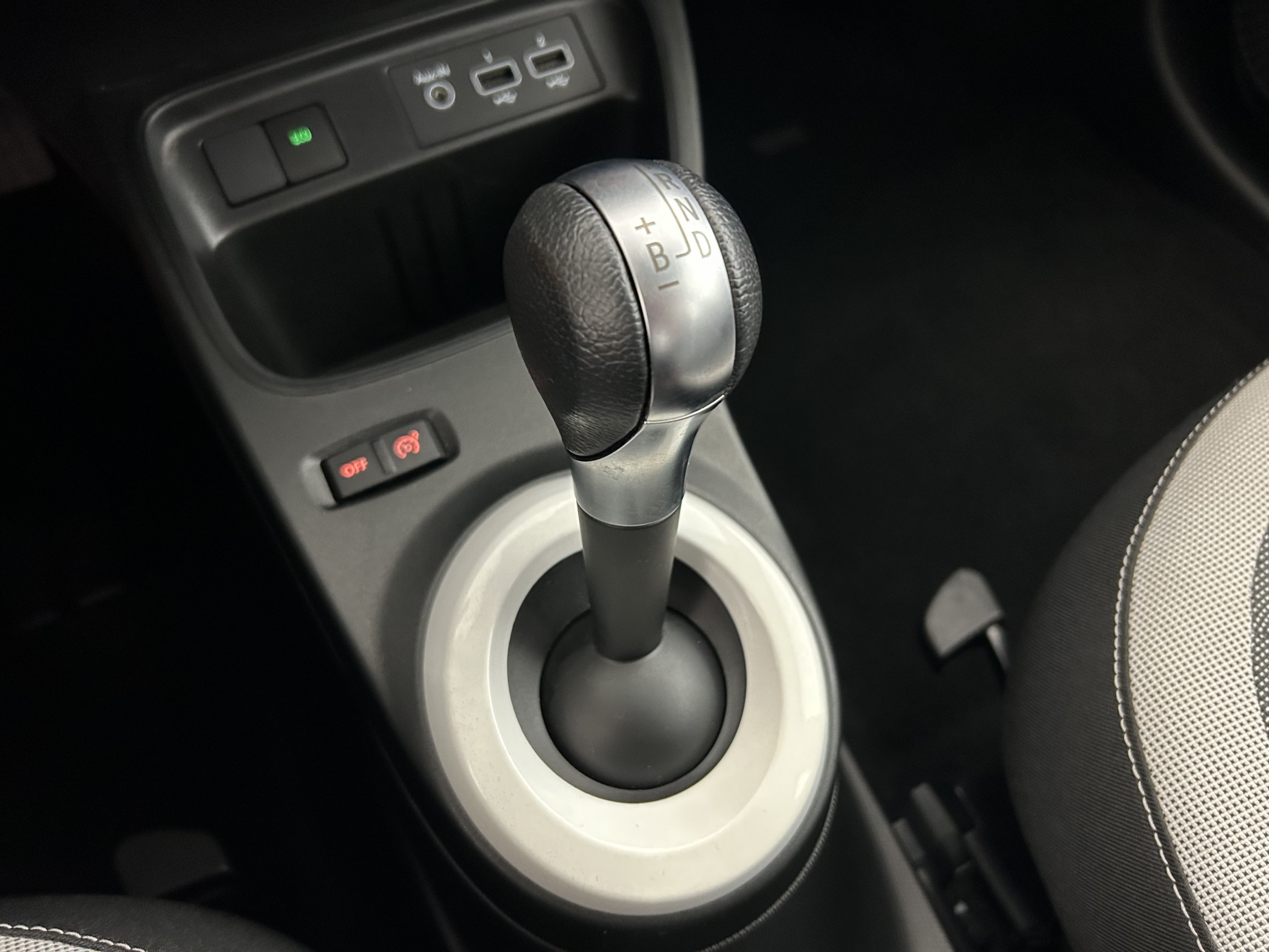 Vente en ligne Renault Twingo Electrique Twingo III E-Tech au prix de 11 590 €