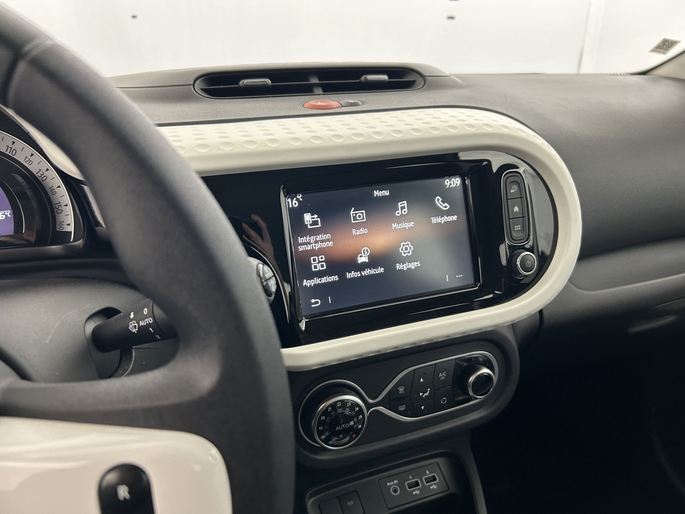 Vente en ligne Renault Twingo Electrique Twingo III E-Tech au prix de 11 590 €