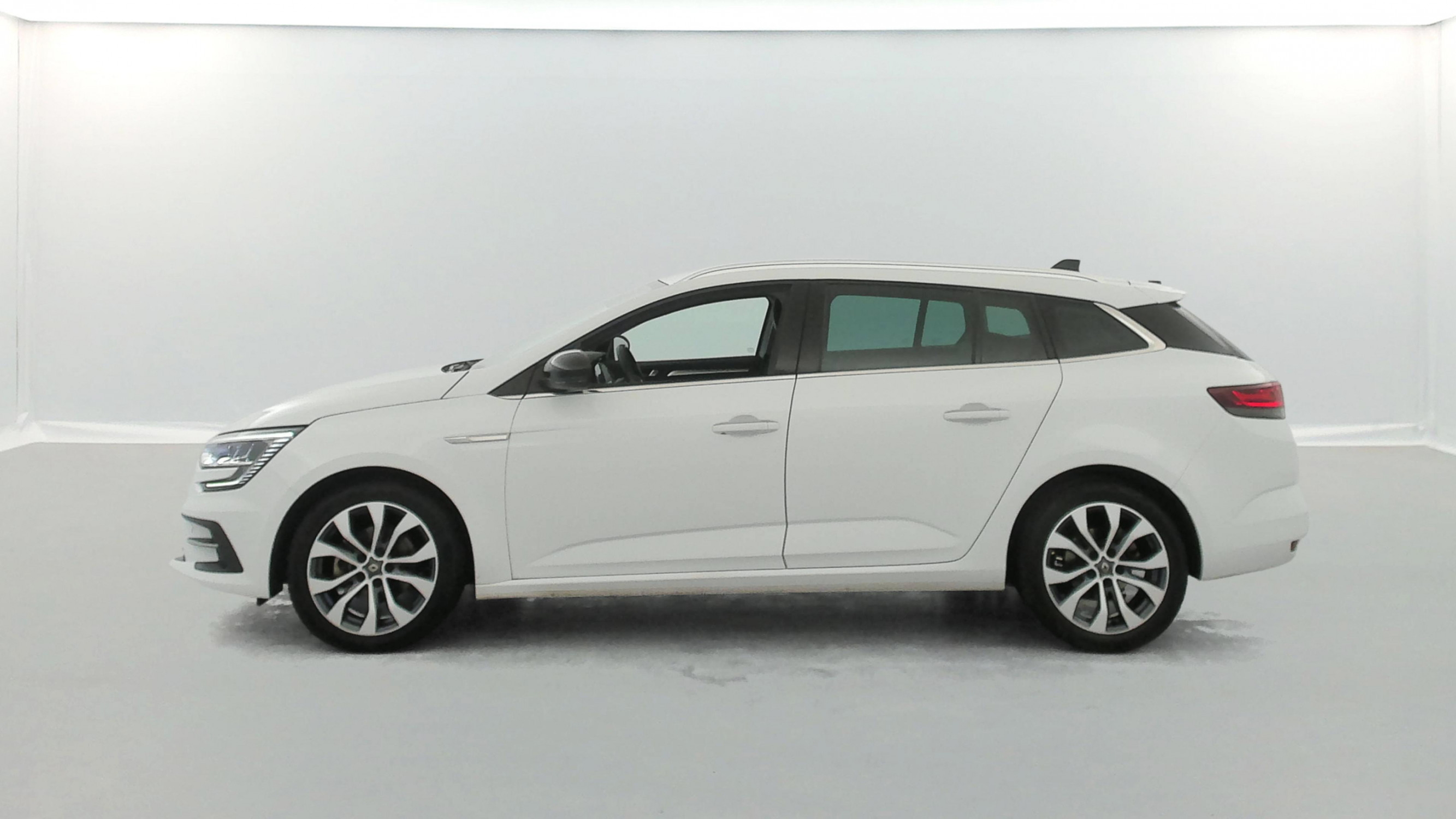 Vente en ligne Renault Megane 4 Estate  Blue dCi 115 EDC au prix de 22 690 €