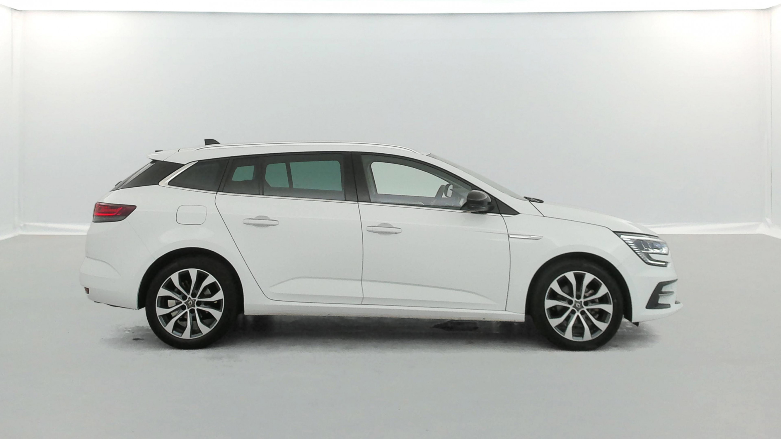 Vente en ligne Renault Megane 4 Estate  Blue dCi 115 EDC au prix de 22 690 €