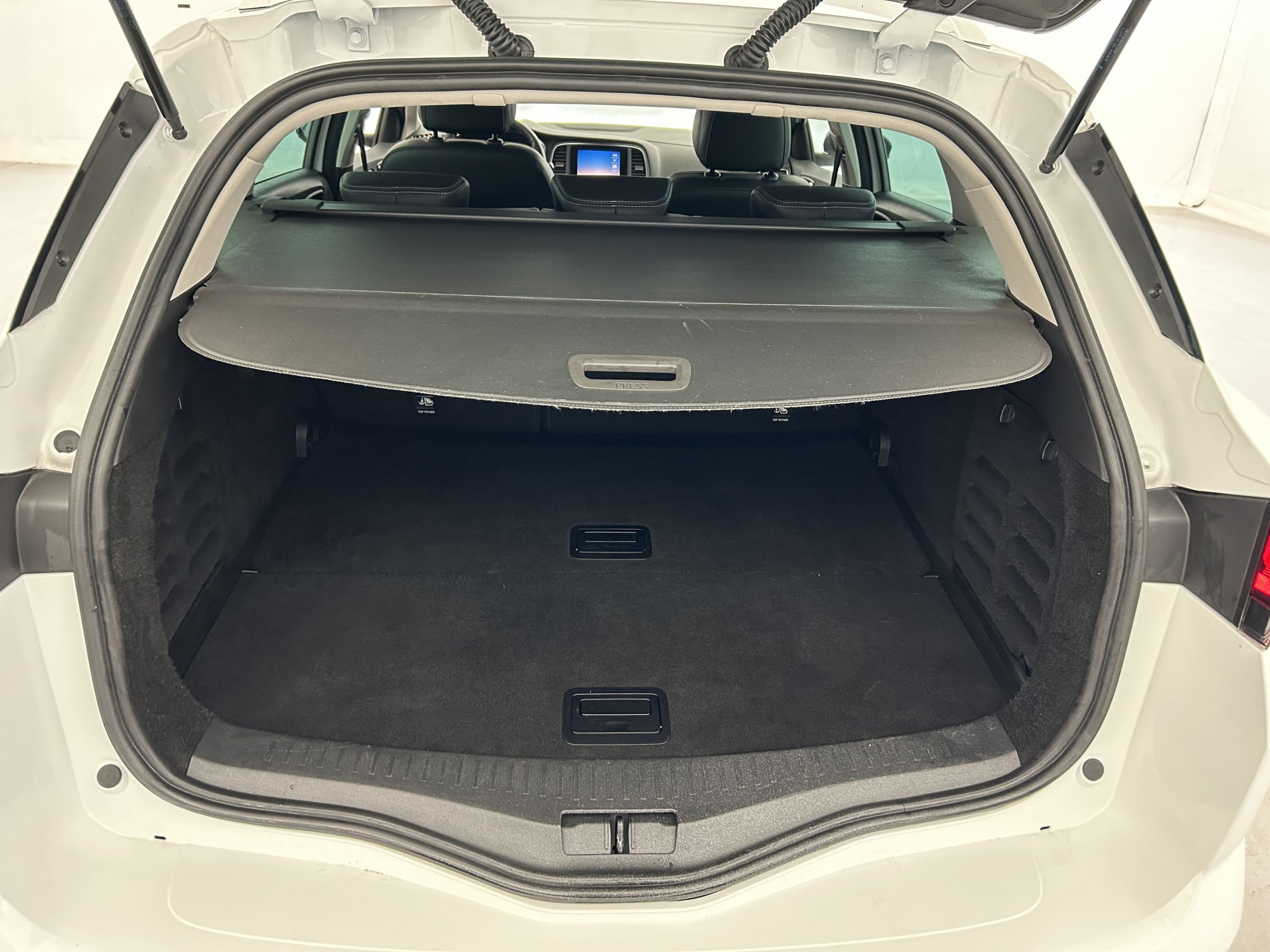 Vente en ligne Renault Megane 4 Estate  Blue dCi 115 EDC au prix de 22 690 €