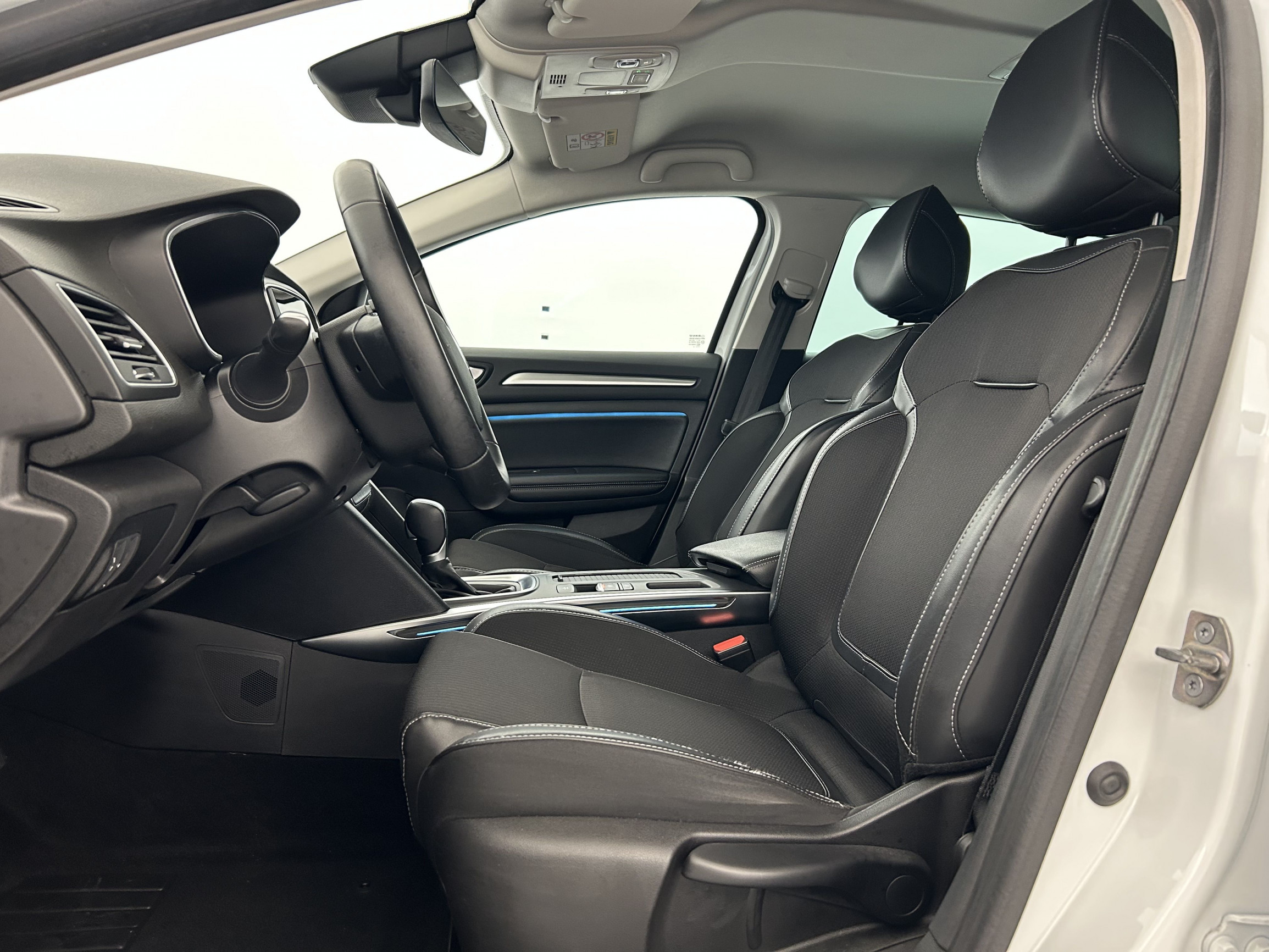 Vente en ligne Renault Megane 4 Estate  Blue dCi 115 EDC au prix de 22 690 €