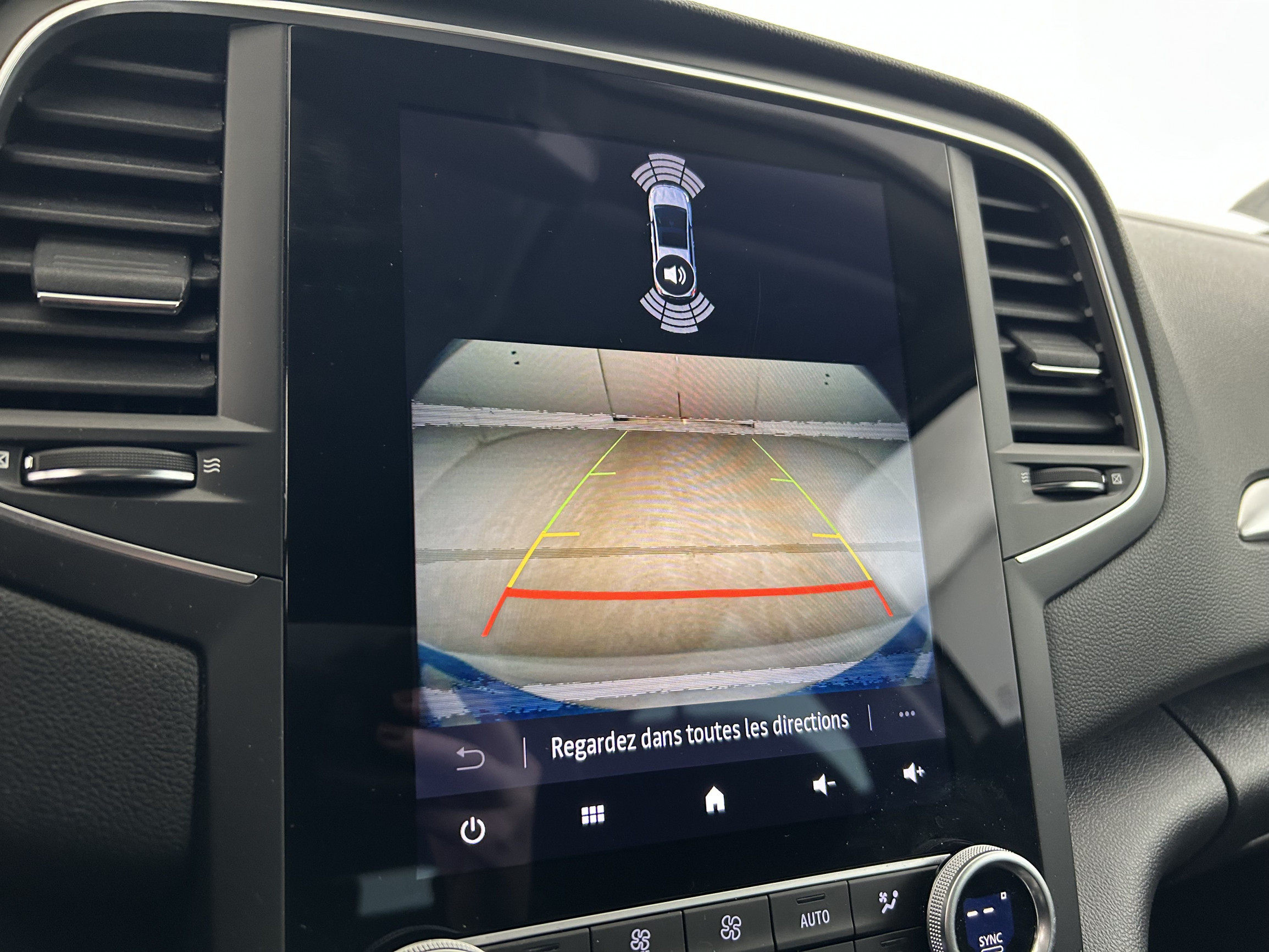 Vente en ligne Renault Megane 4 Estate  Blue dCi 115 EDC au prix de 22 690 €