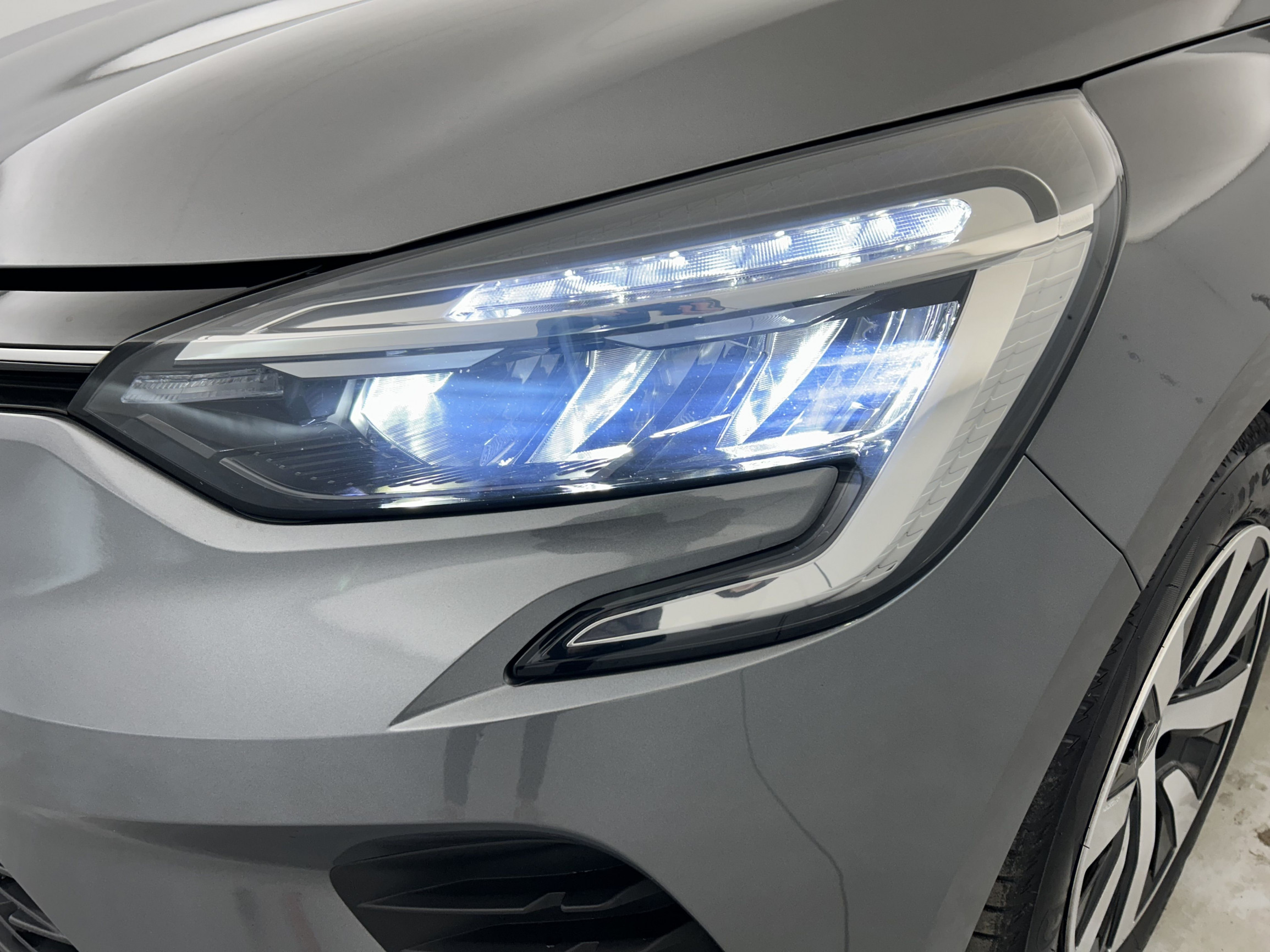 Vente en ligne Renault Clio 5 Clio TCe 90 au prix de 14 270 €