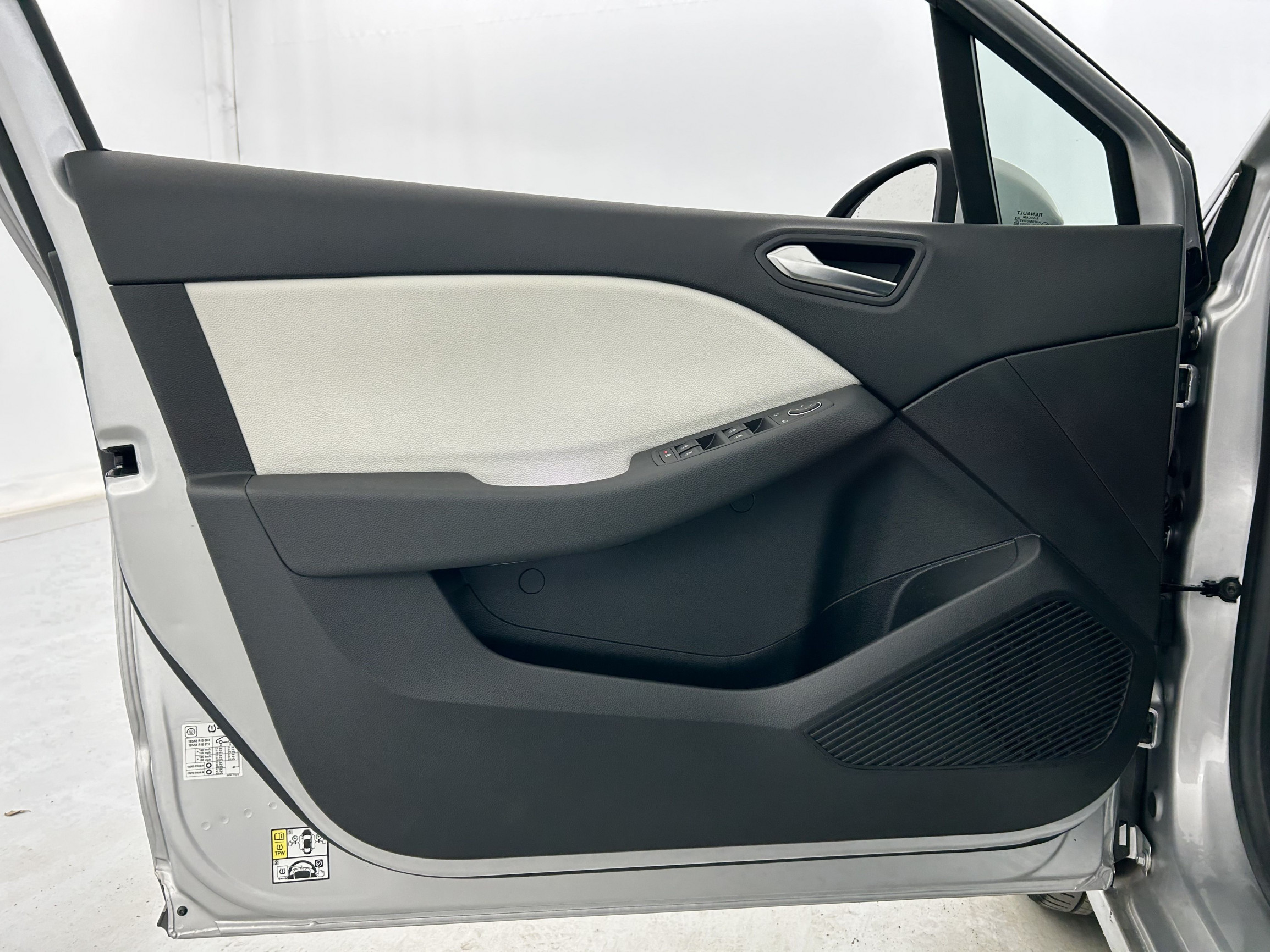 Vente en ligne Renault Clio 5 Clio TCe 90 - 21N au prix de 15 590 €