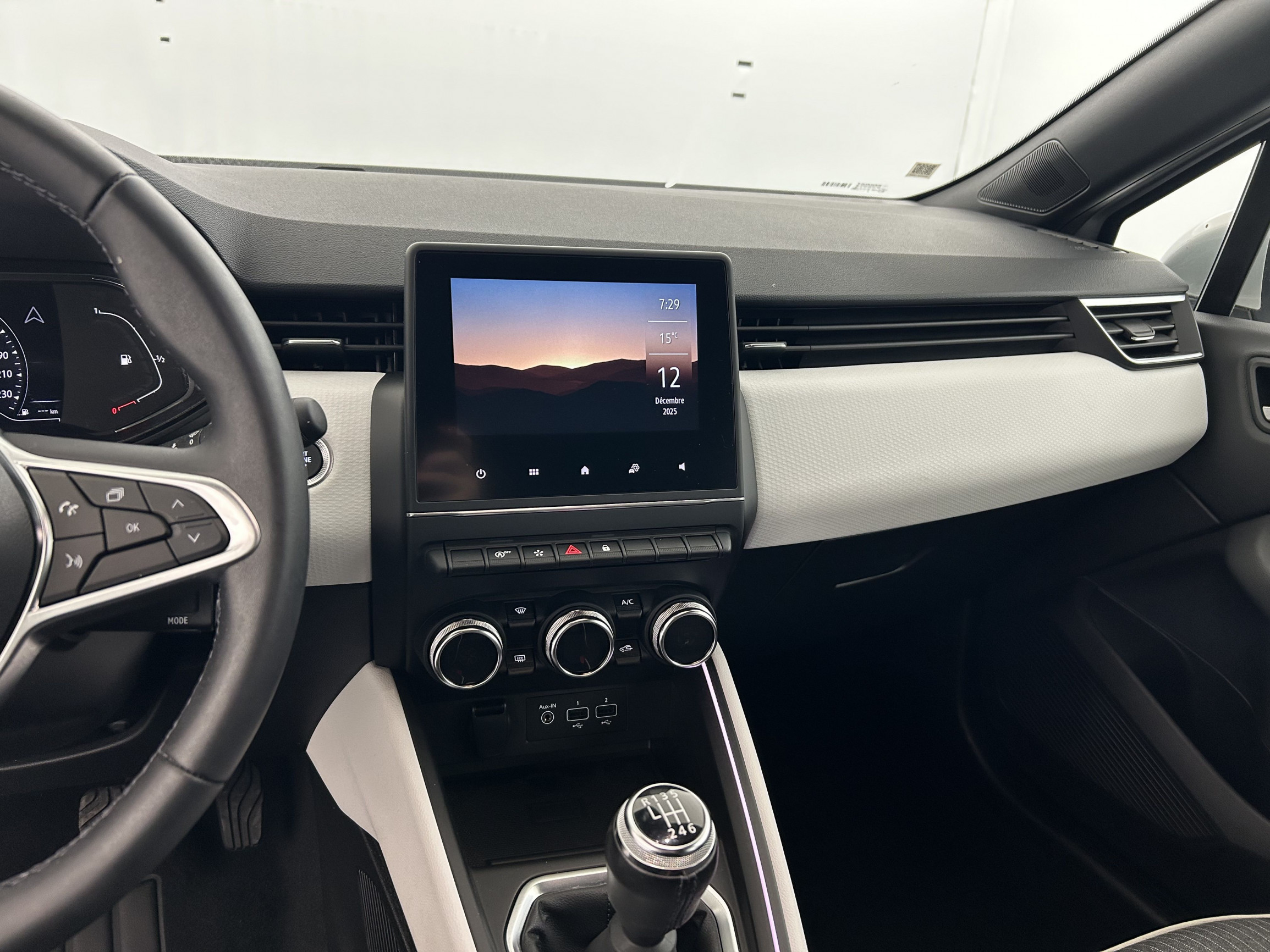 Vente en ligne Renault Clio 5 Clio TCe 90 - 21N au prix de 15 590 €