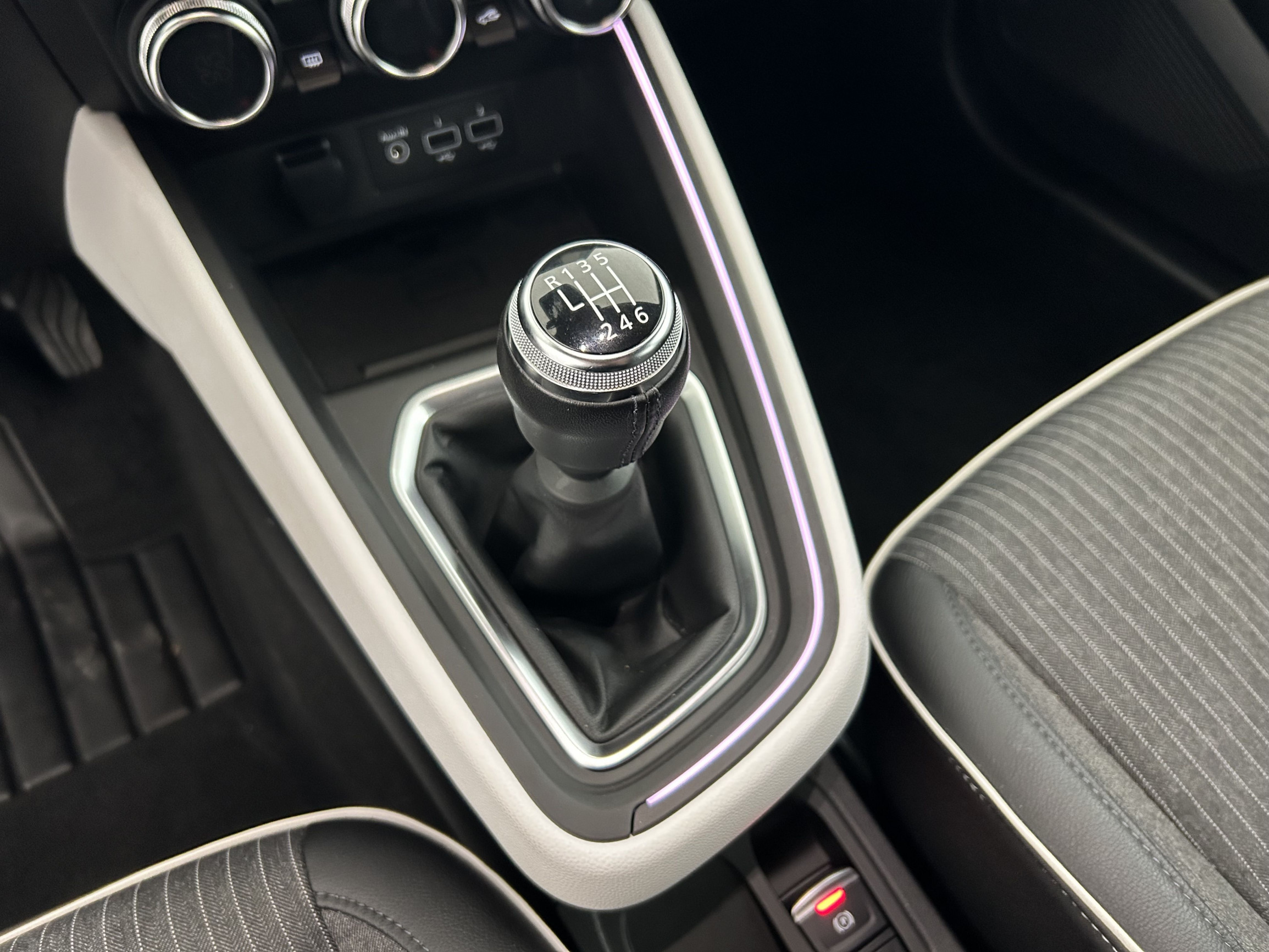 Vente en ligne Renault Clio 5 Clio TCe 90 - 21N au prix de 15 590 €