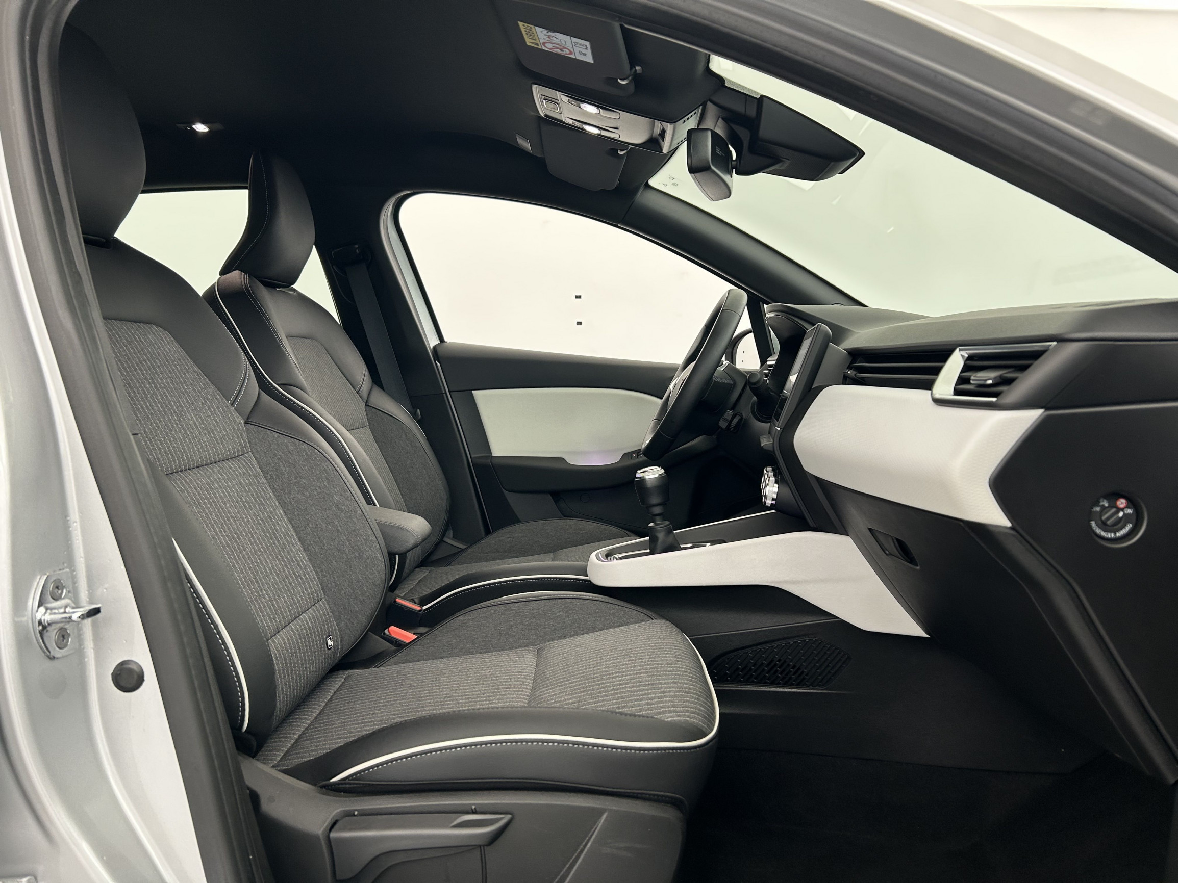 Vente en ligne Renault Clio 5 Clio TCe 90 - 21N au prix de 15 590 €