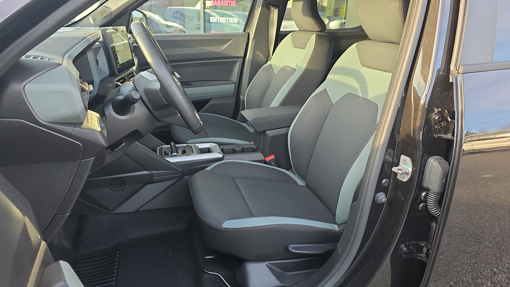 Vente en ligne Dacia Duster  Hybrid 140 au prix de 27 870 €