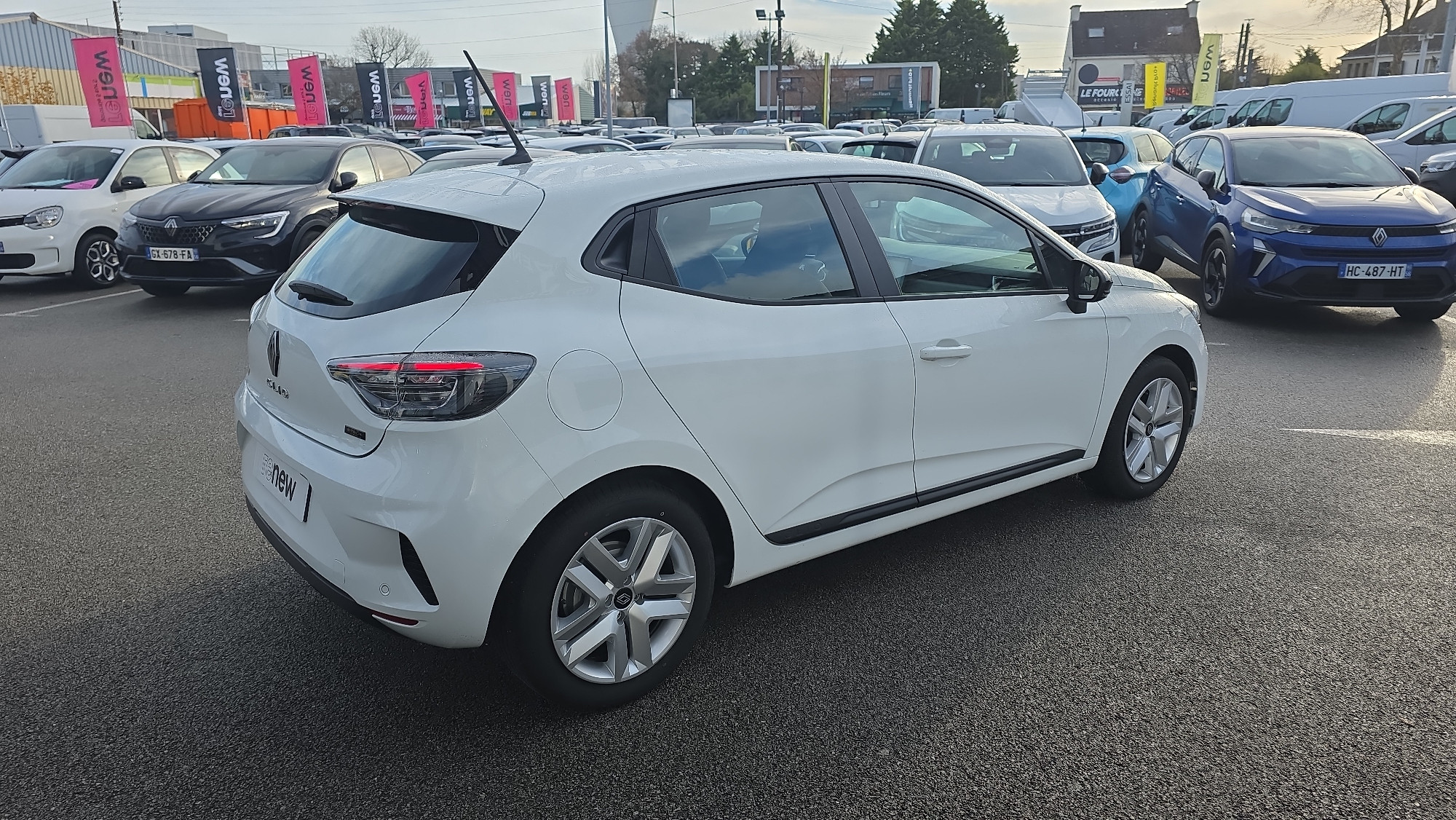 Vente en ligne Renault Clio 5 Clio E-Tech full hybrid 145 ch GSR2 au prix de 20 790 €